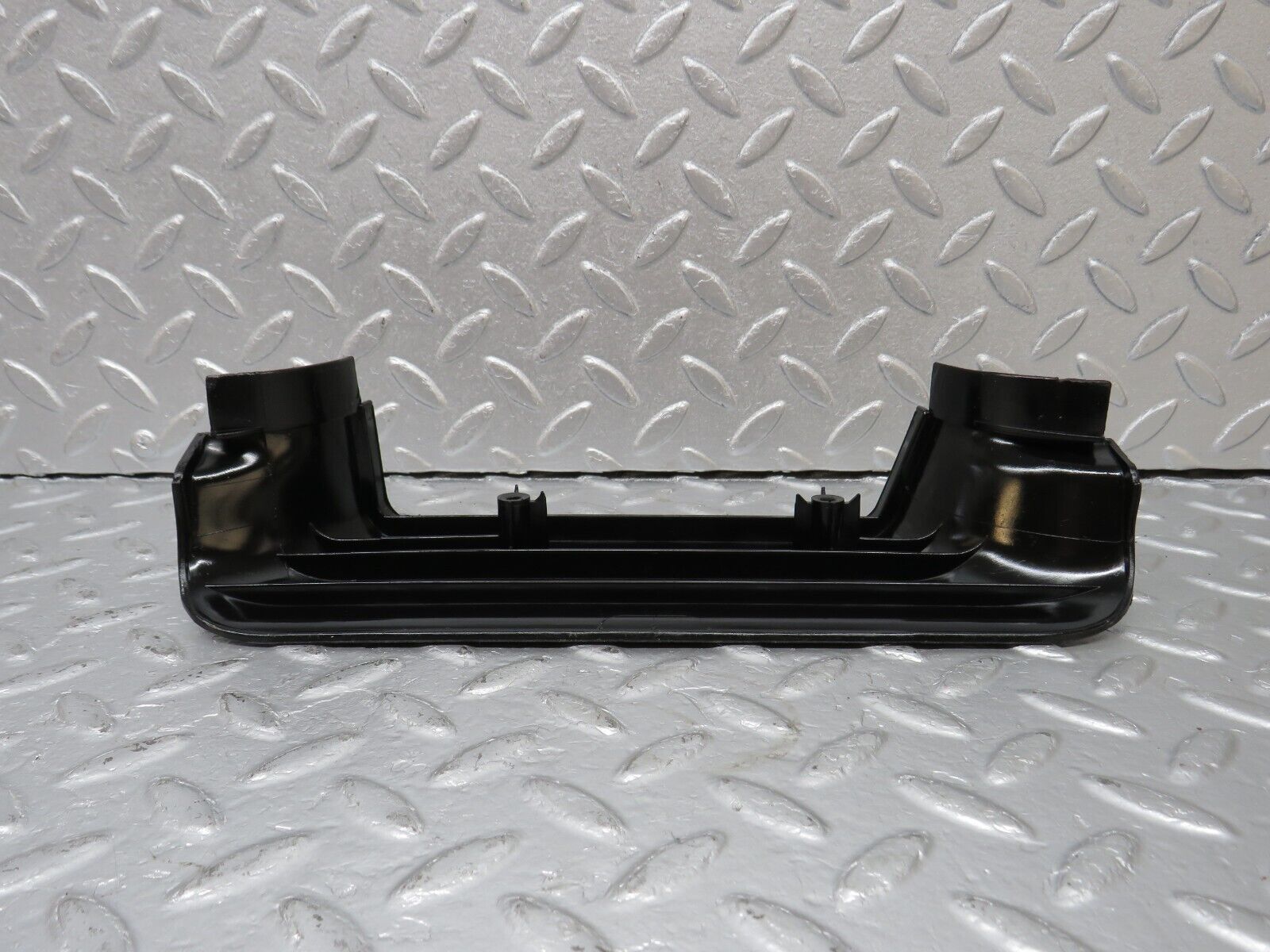 40557 Mercedes-Benz W126 B Pillar Bottom Cover Left Black 1266920122