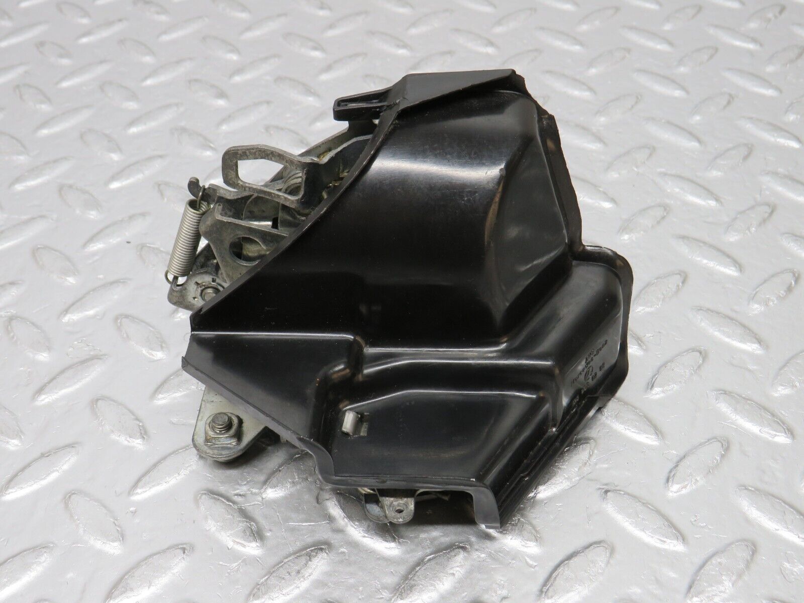 0572 Mercedes-Benz W123 230E Rear Right Door Lock Mechanism 1237330208