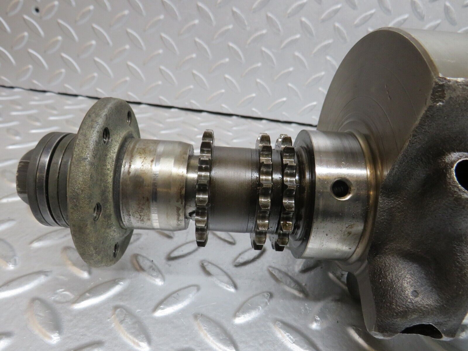 37668 Mercedes-Benz W109 300SEL Crankshaft 1160311001