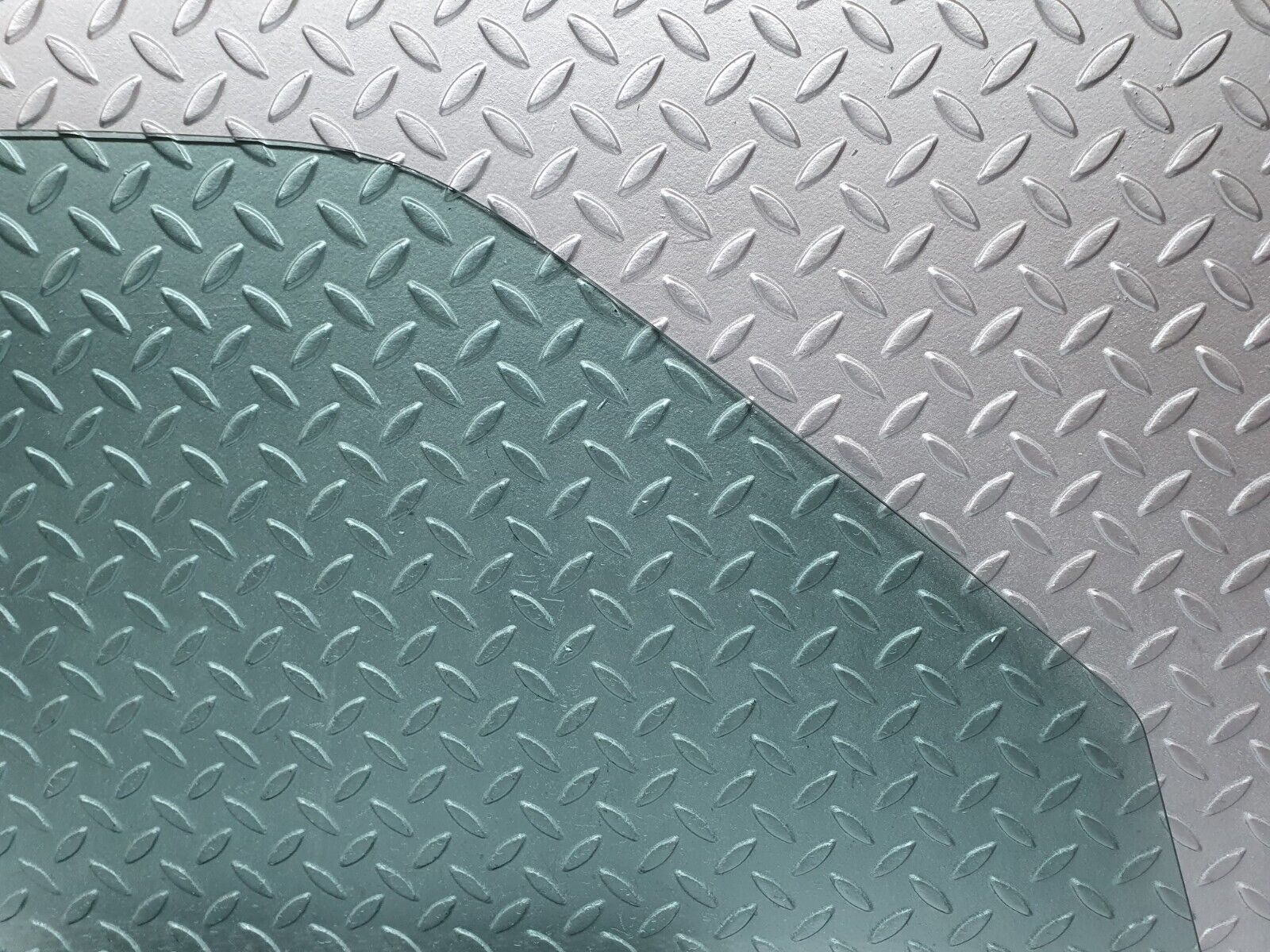 41408 Mercedes-Benz W124 200E Front Left Door Window Glass