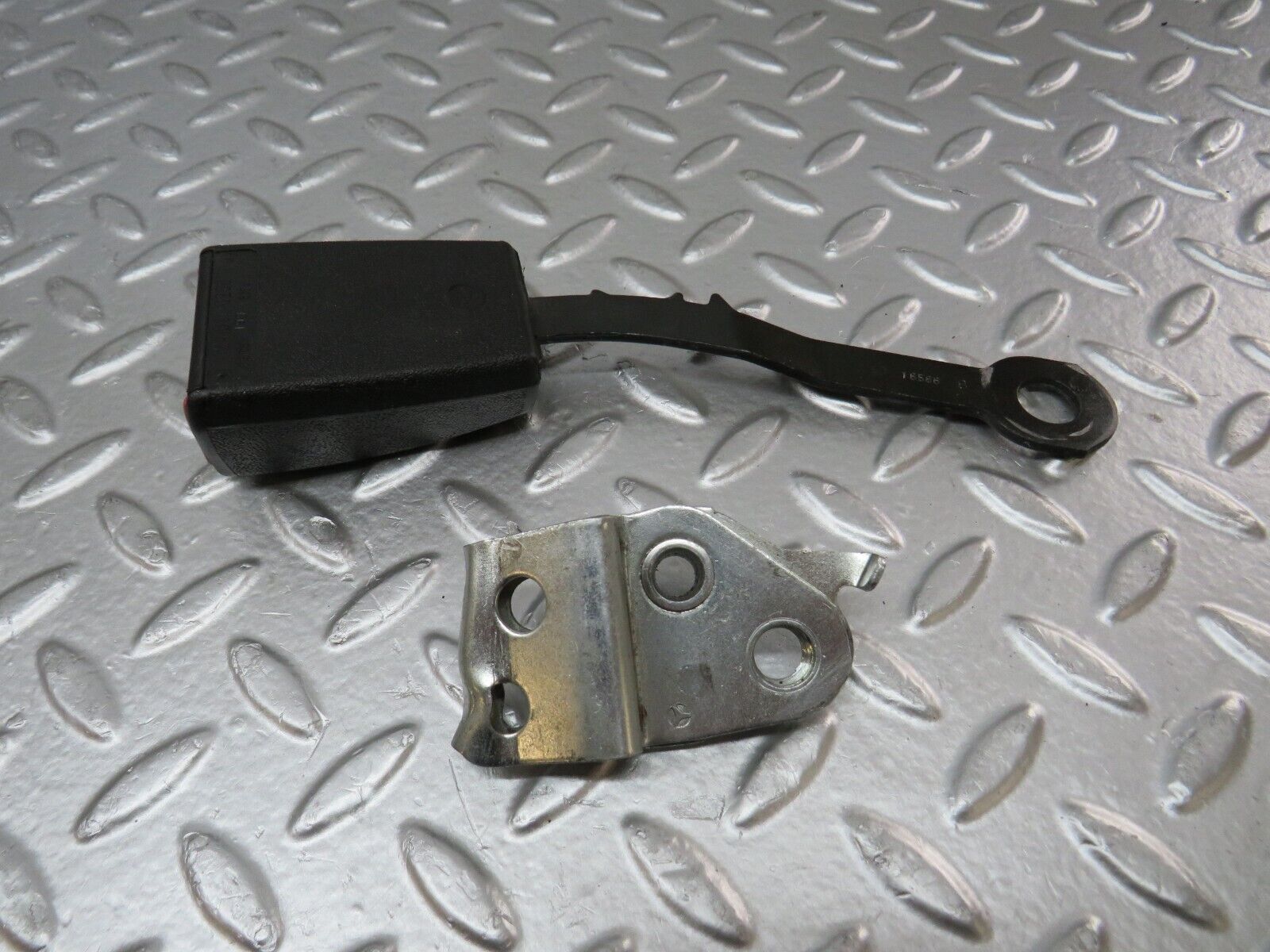 29604 Mercedes-Benz W124 230E Front Right Seat Belt With Buckle 2018607285