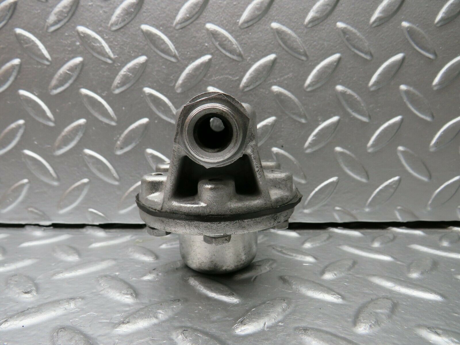 22697 Mercedes-Benz C107 450SLC Coup Oil Pressure Damper 1161870196 1161870494