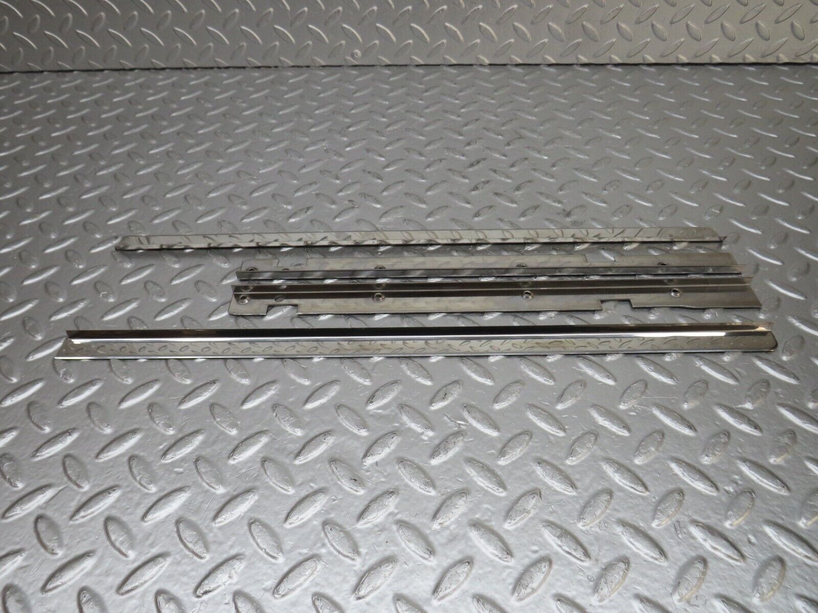 33797 Mercedes-Benz W201 190E 2.0L Sunroof Chrome Trim Set