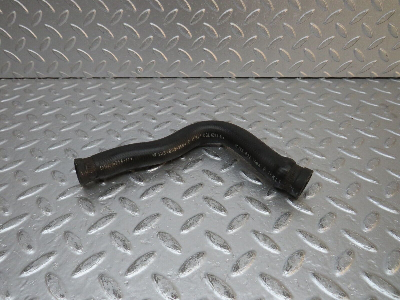 31840 Mercedes-Benz W201 190LE 1.8L Radiator Hose 1238327594