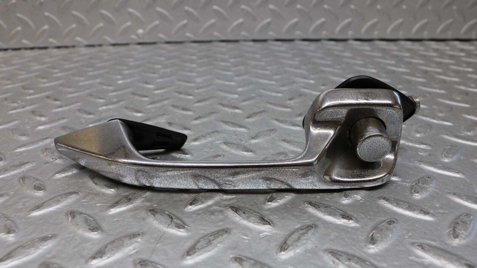 37277 Mercedes-Benz W109 300SEL Rear Right Door Chrome Handle 1087661202