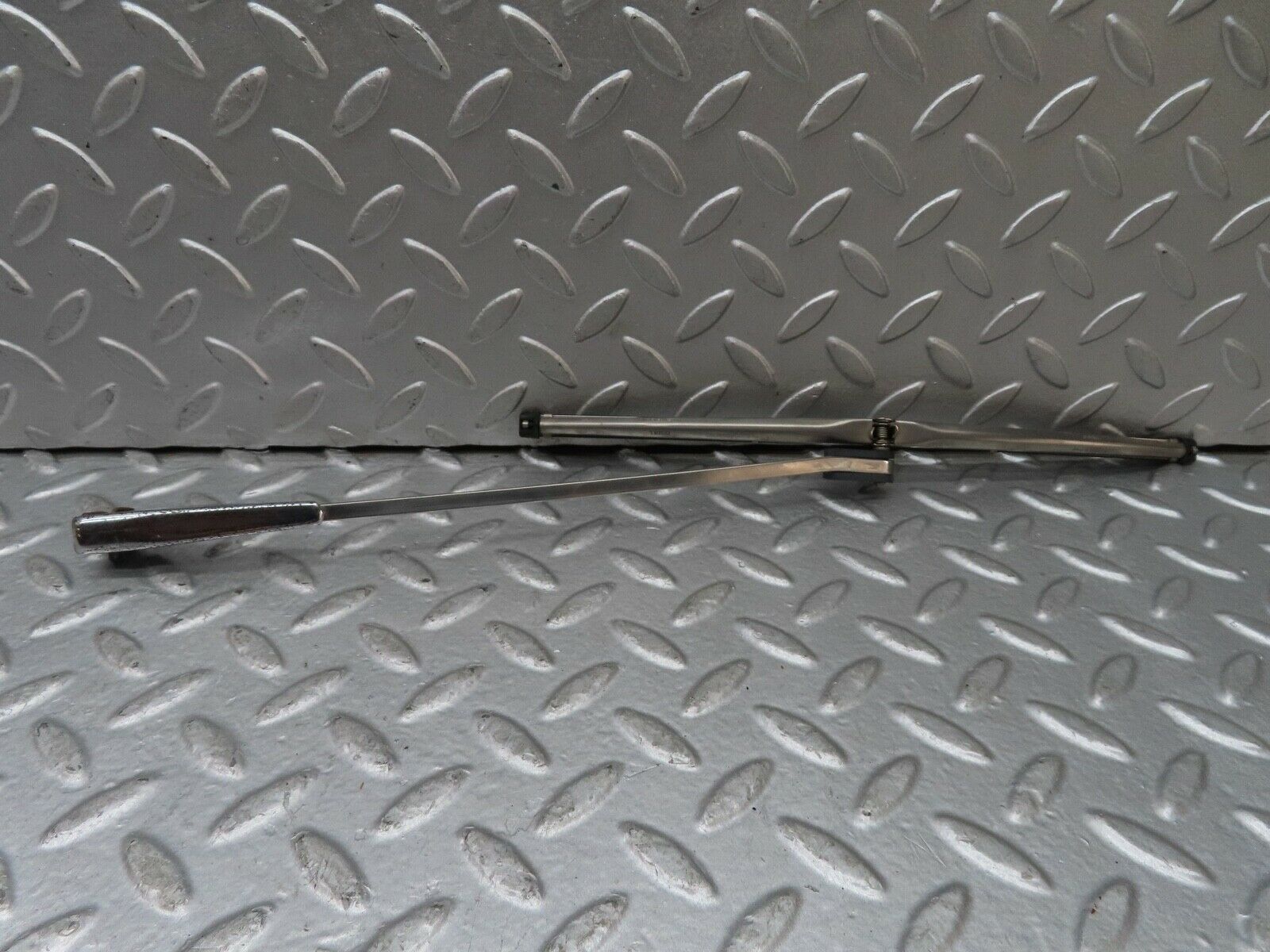 18829 Mercedes-Benz W121 190b Ponton Wiper Arm