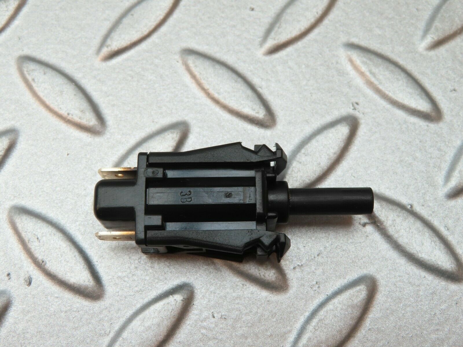 4208 Mercedes-Benz V123 240D LWB Door Contact Switch 0015458714