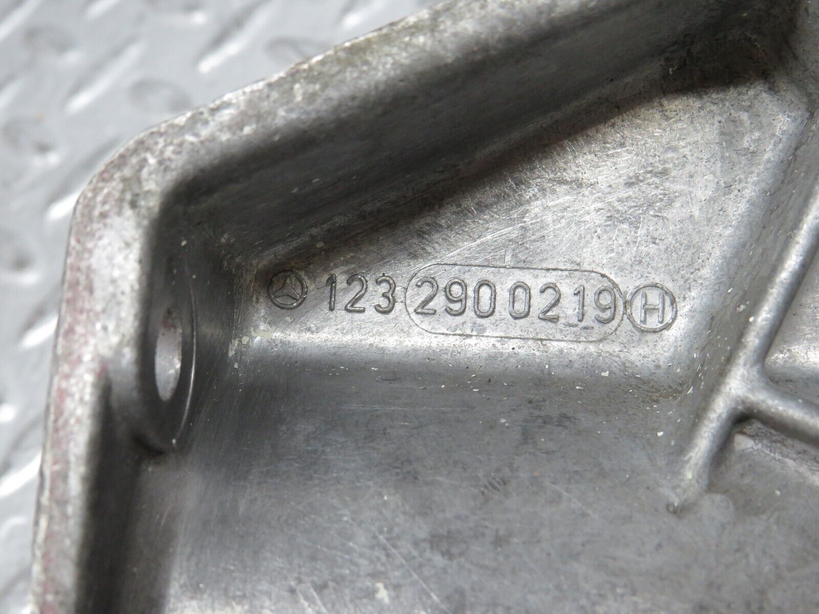 29780 Mercedes-Benz W123 230E Brake Pedal Bracket 1232900219