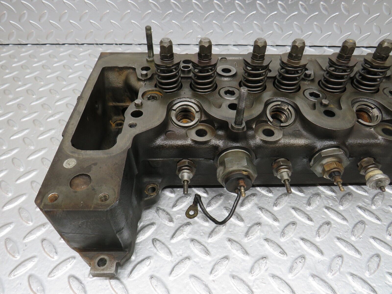 31138 Mercedes-Benz W123 200D Cylinder Head 6150162301