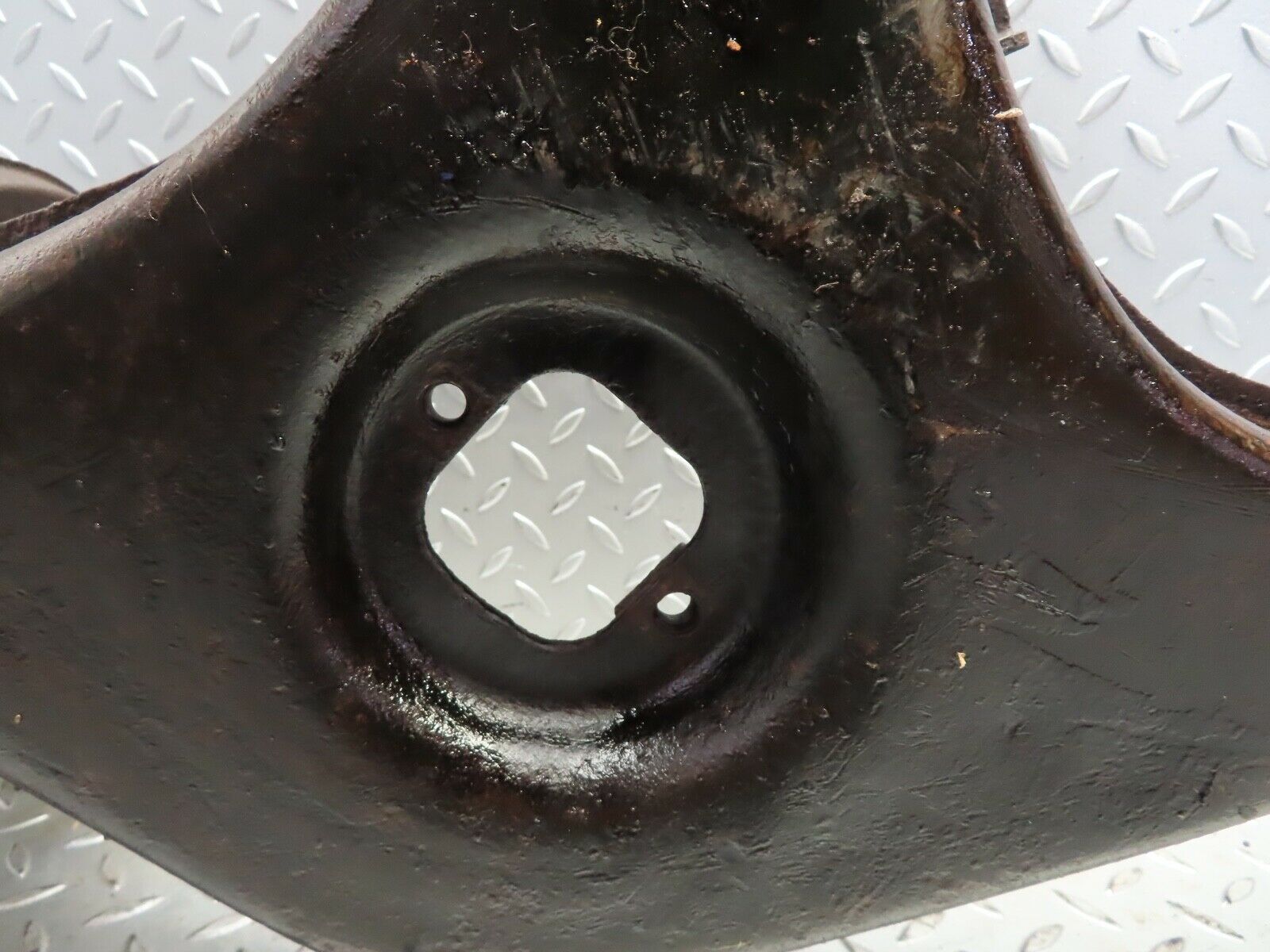 20450 Mercedes-Benz W114 280CE Coupe Control Arm Rear Right 1153571305