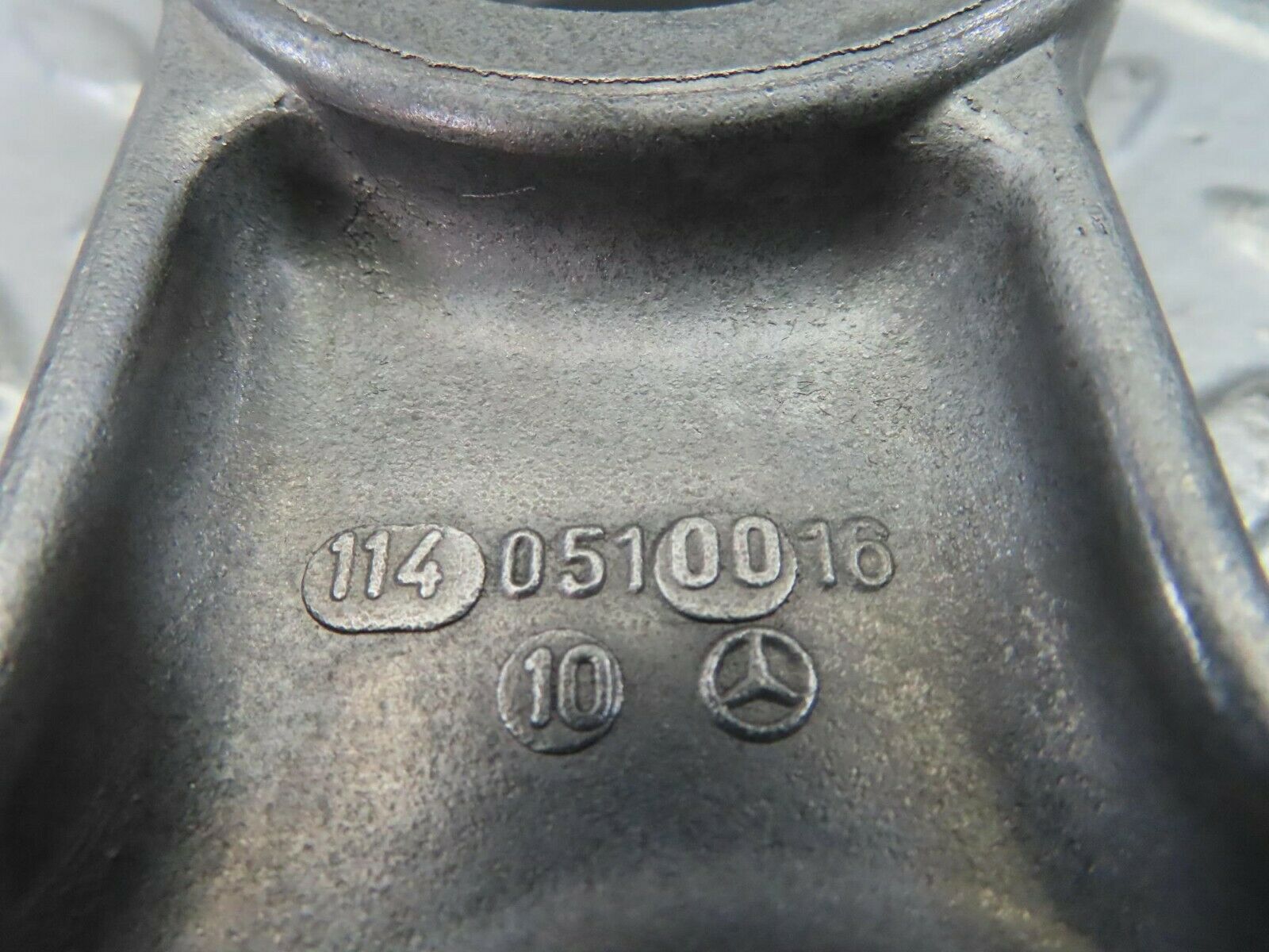 9125 Mercedes-Benz W108 Camshaft Tower Bearing 1140510016