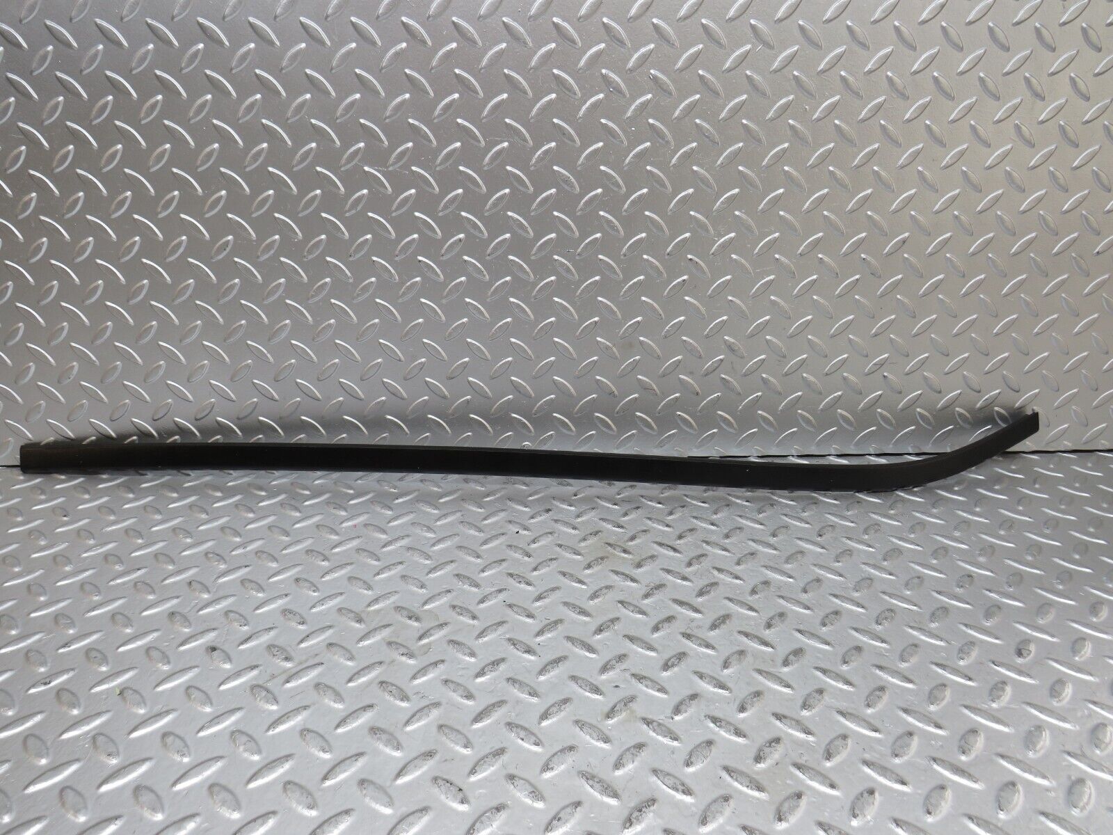 27758 Mercedes-Benz S124 300TE Wagon Roof Moulding Trim