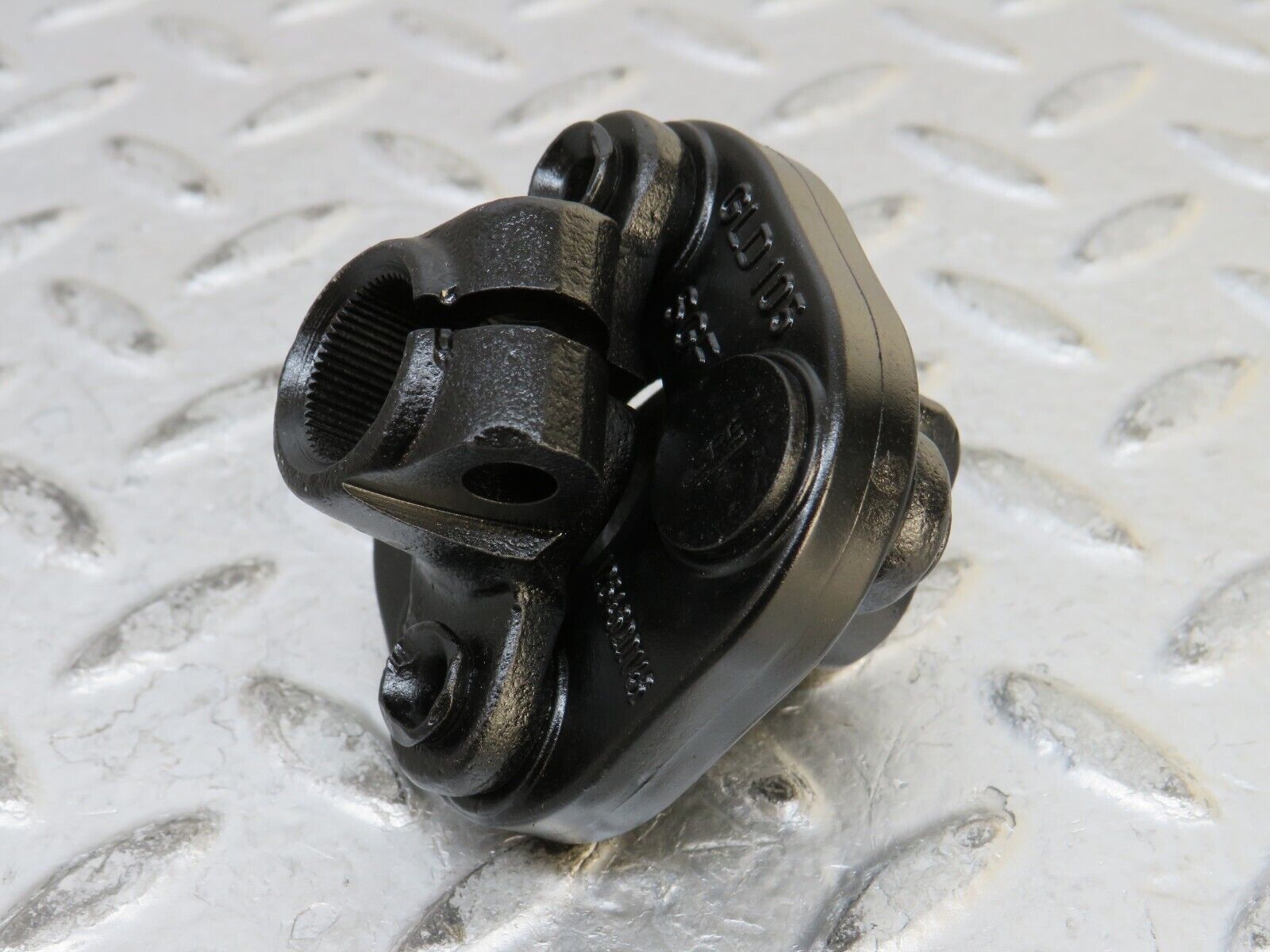 27689 Mercedes-Benz S124 300TE Steering Col. Lower Shaft Connector 1264620146