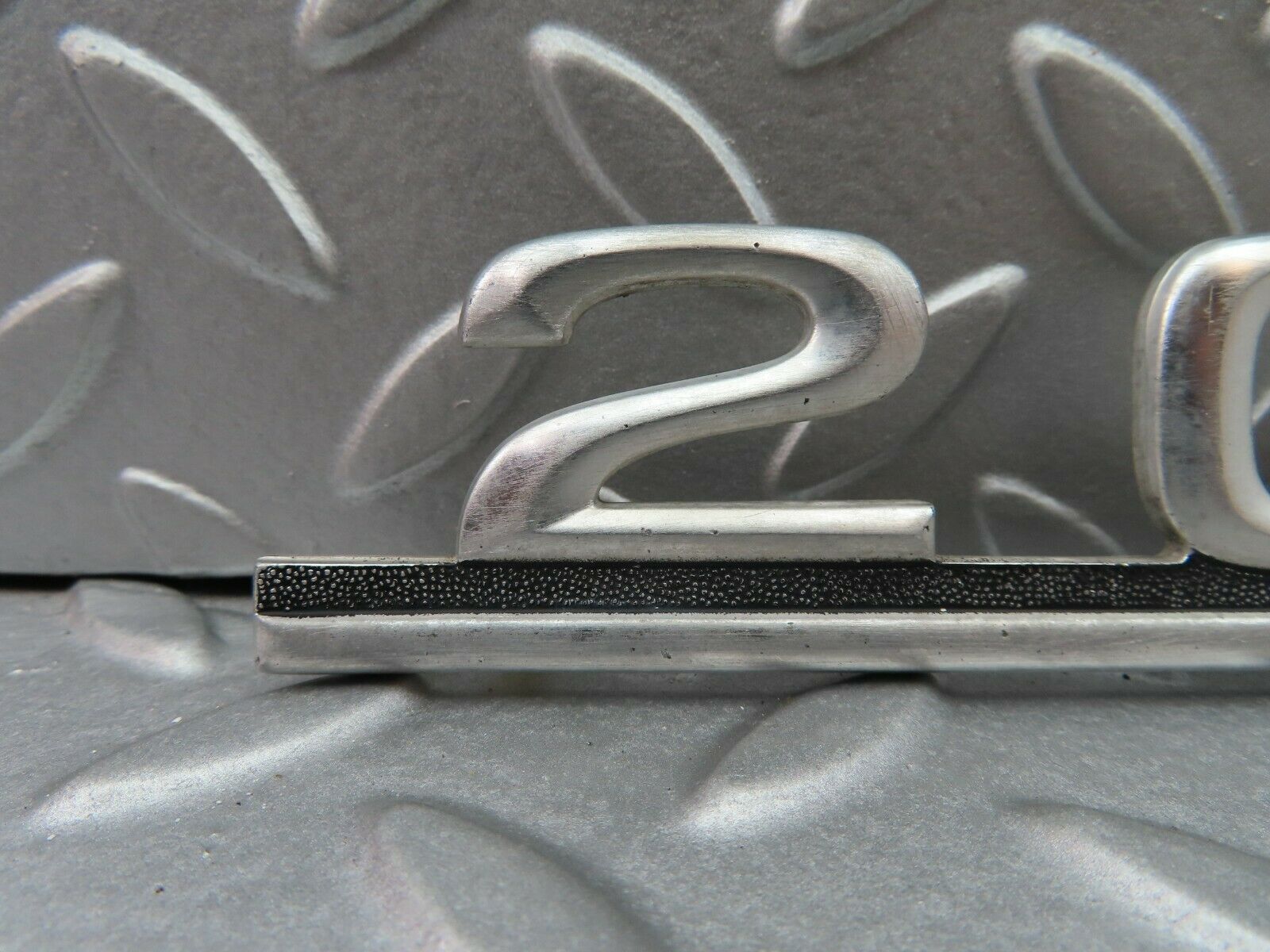 5800 Mercedes-Benz W123 200 Trunk Badge Emblem 1238170215