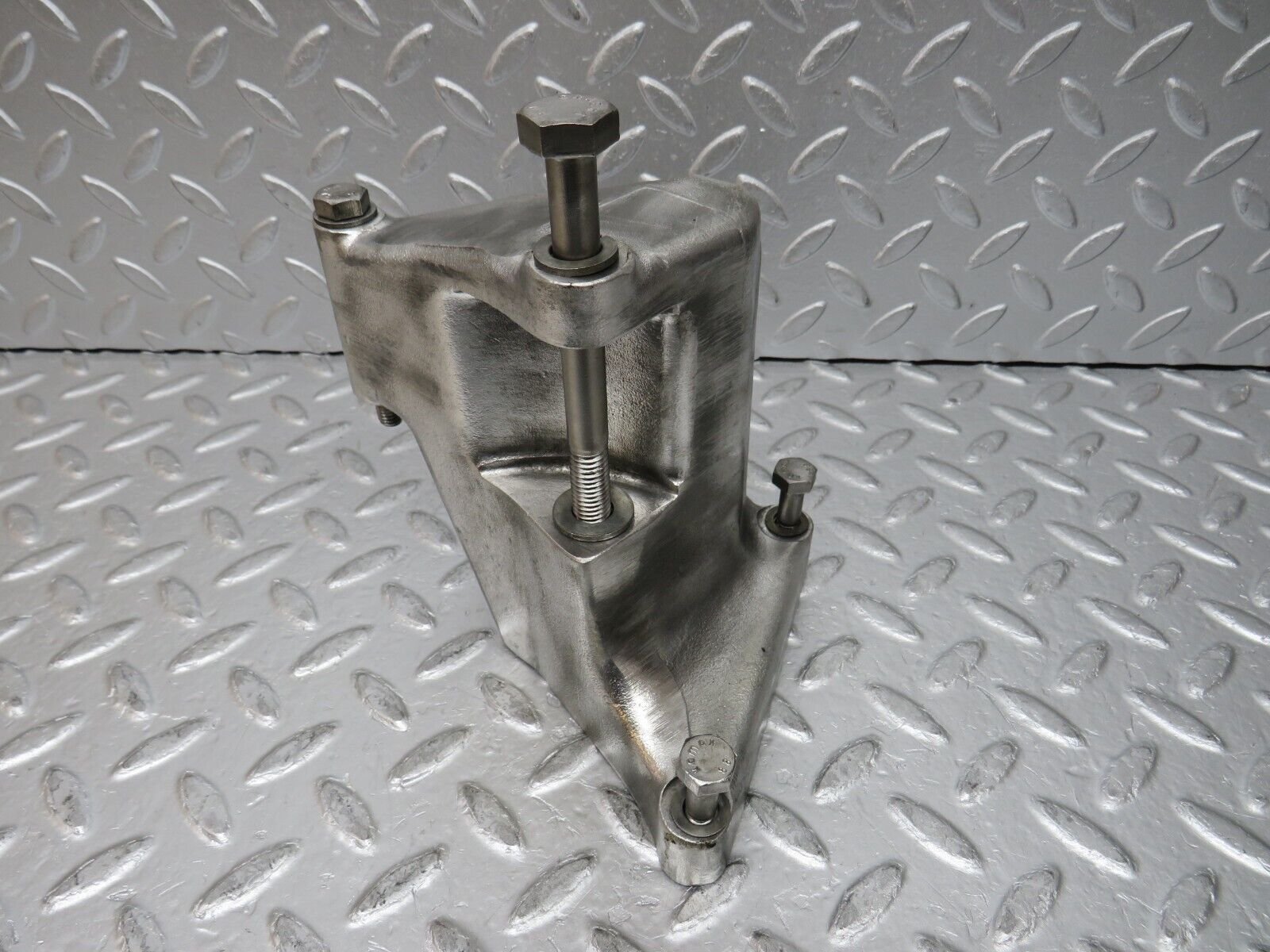 0079 Mercedes-Benz W116 350SE Alternator Generator Holder Bracket 1161551035