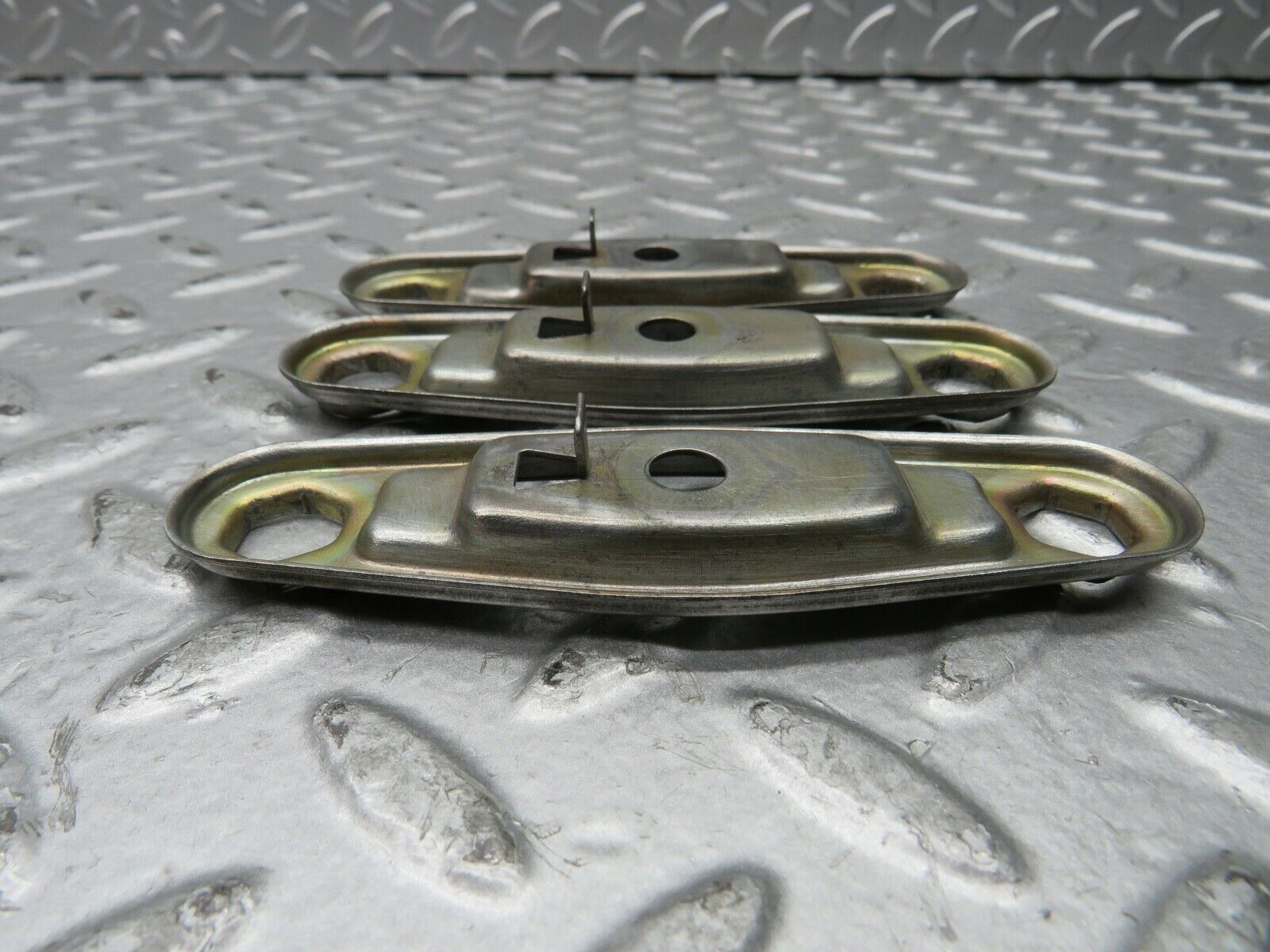 21866 Mercedes-Benz W123 Fuel Injector Brackets