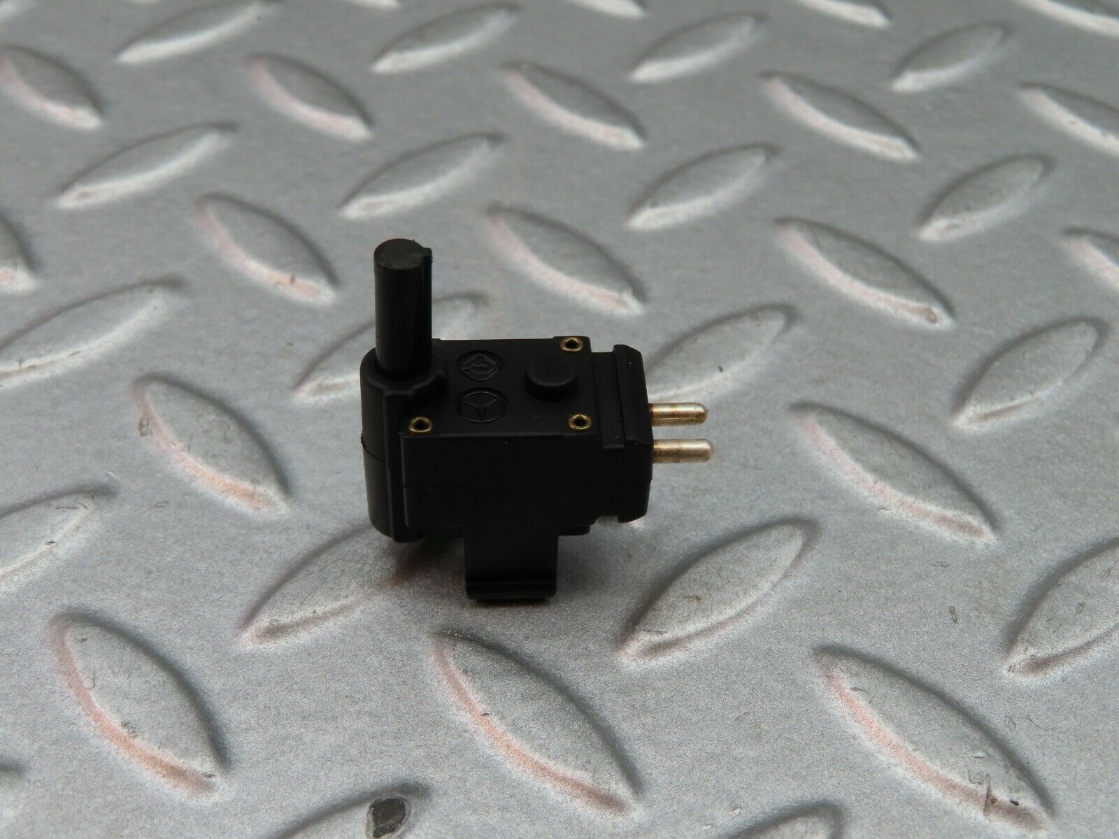 4937 Mercedes-Benz W123 200 Reverse Light Switch 2015450014