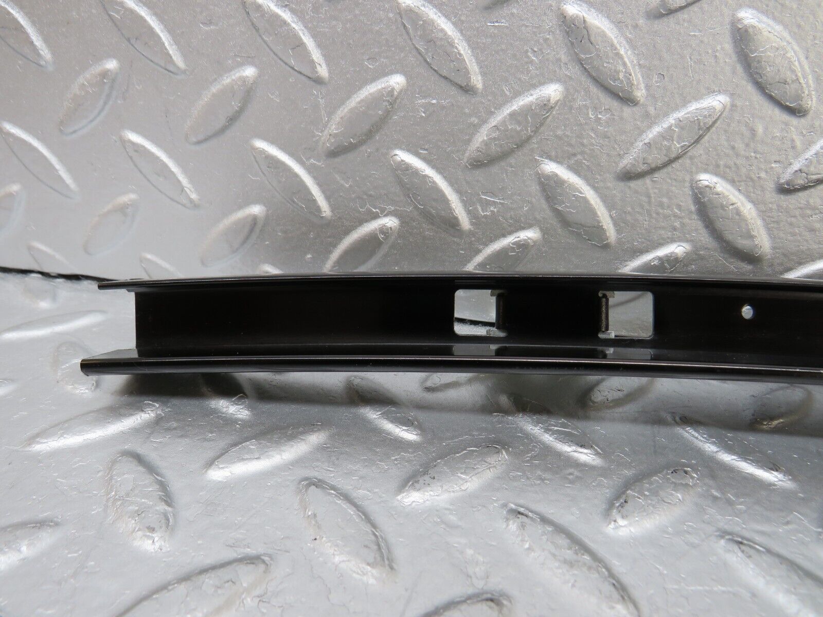 35256 Mercedes-Benz W221 Rear Right Door Window Channel 2217300219