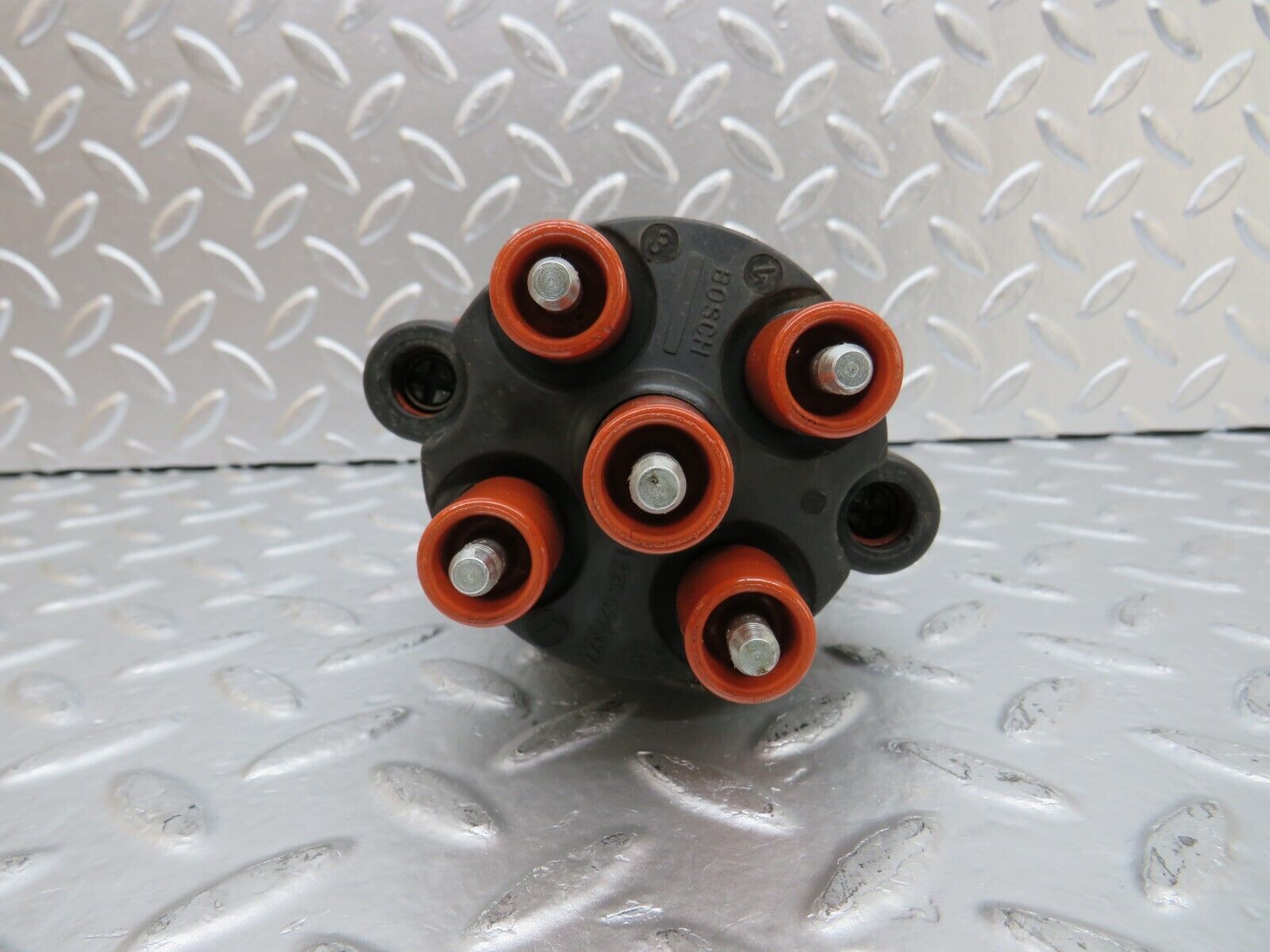 29375 Mercedes-Benz W124 230E Ignition Distributor Bosch 0031583101 0237002105