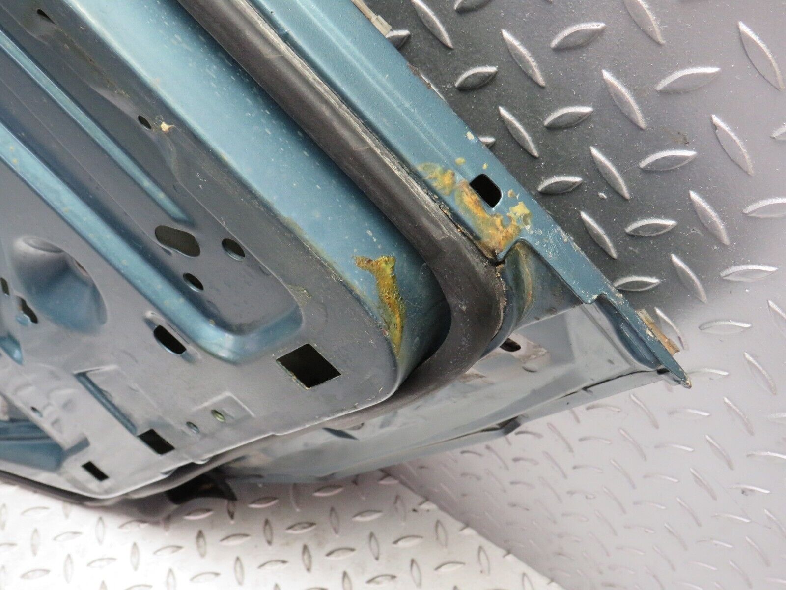 30825 Mercedes-Benz W201 190E 2.0L Front Right Door