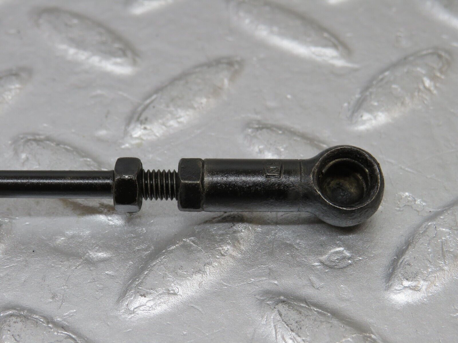 37555 Mercedes-Benz W109 300SEL Throttle Linkage