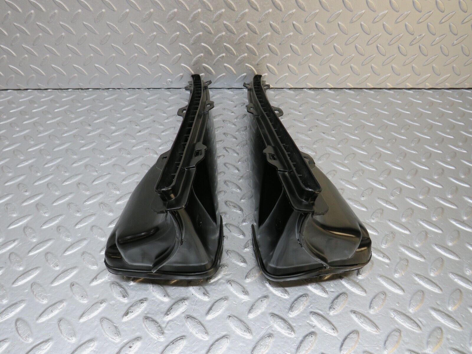 40550 Mercedes-Benz W123 300D Air Duct Vent Pair 1238300219 1238300119