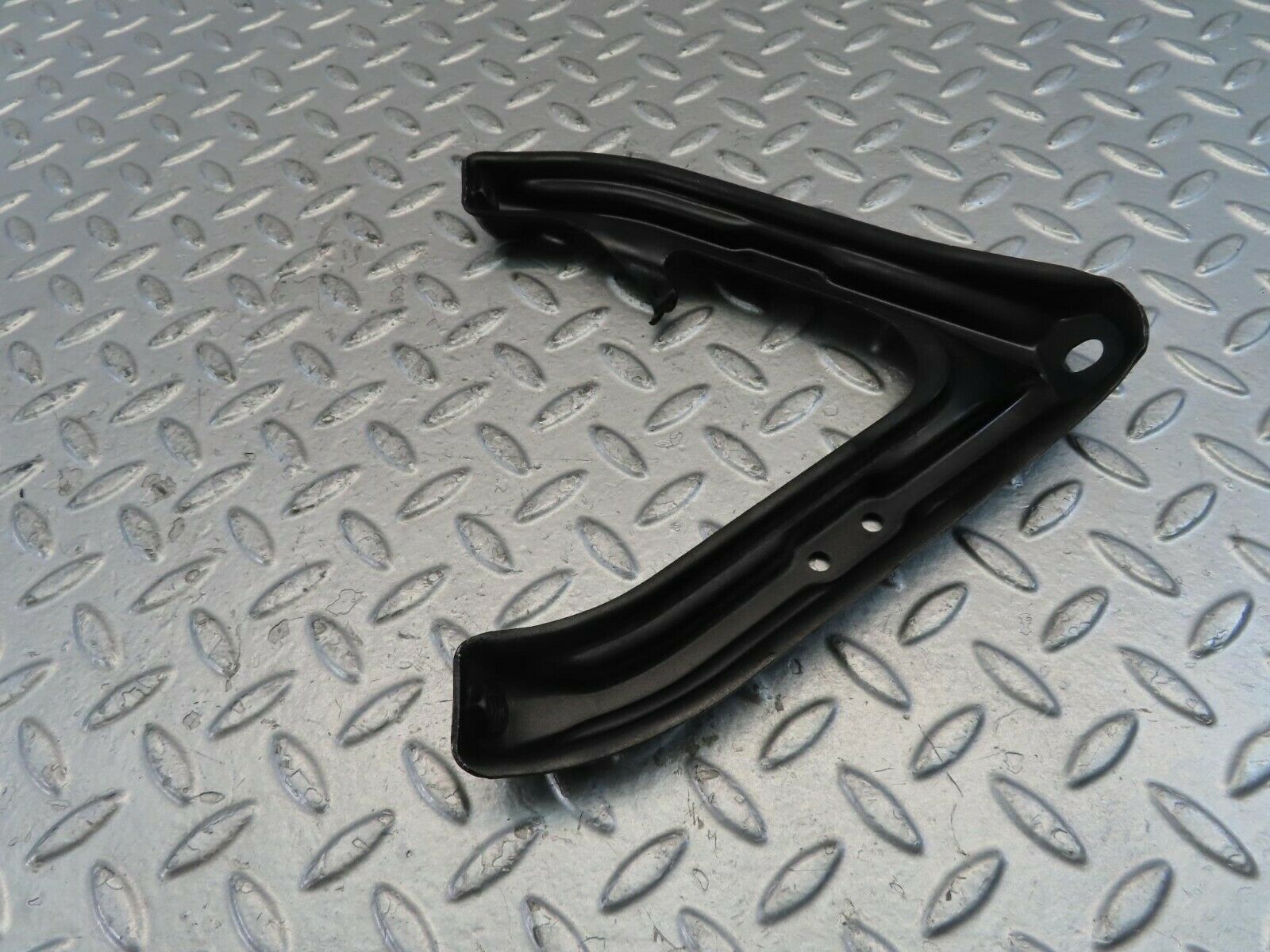 11575 Mercedes-Benz C123 230CE Coupe Air Intake Manifold Bracket