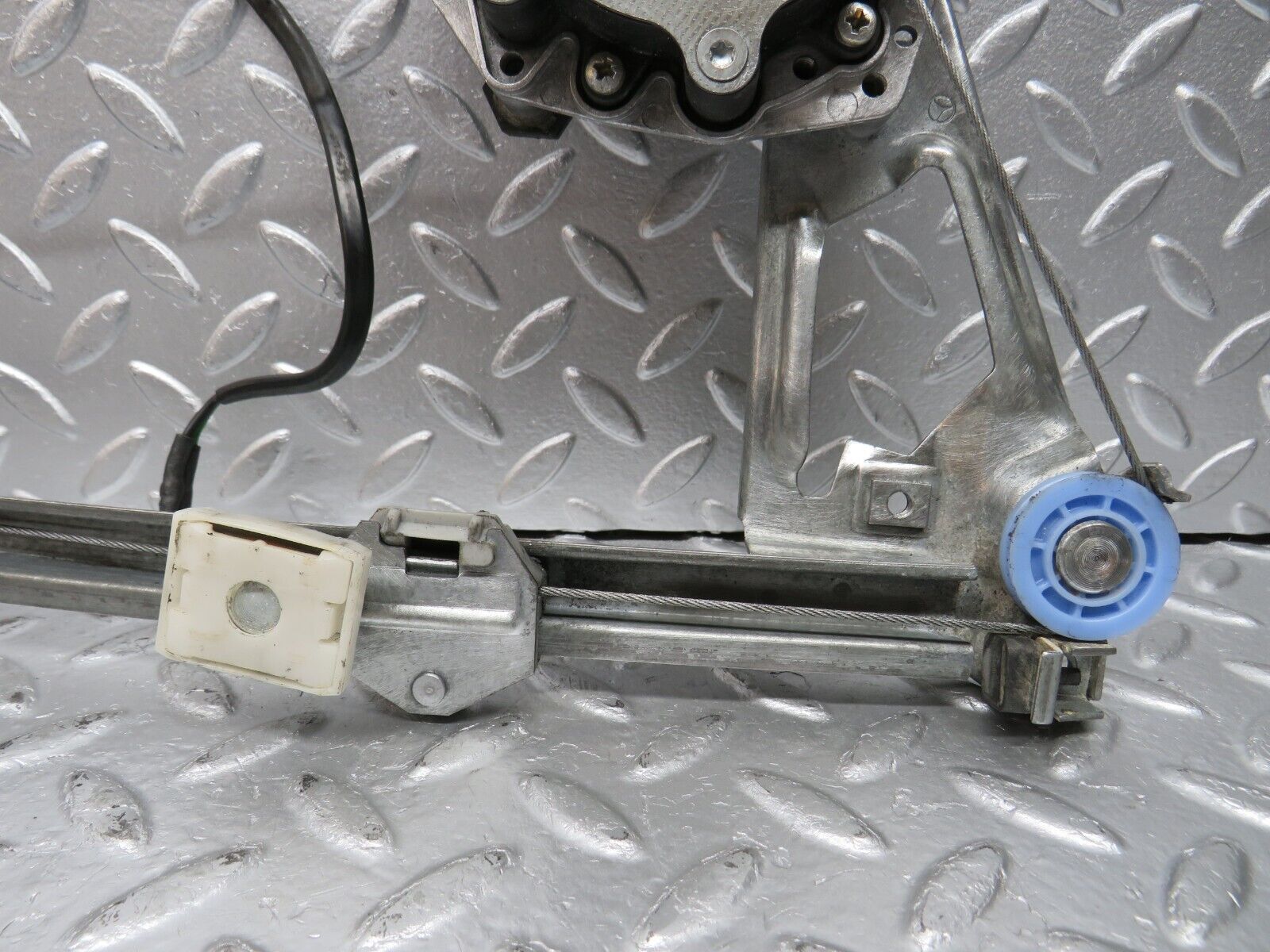 31194 Mercedes-Benz S124 220TE Rear Right Window Regulator & Motor 774.30016/28