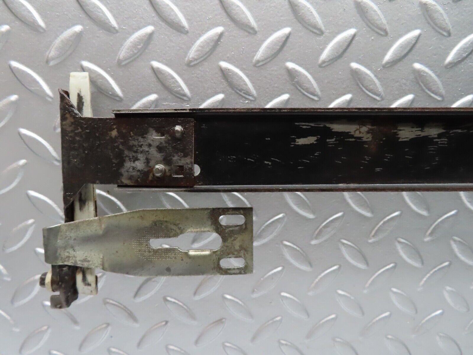 20350 Mercedes-Benz W114 280CE Coupe Power Sunroof Mechanism