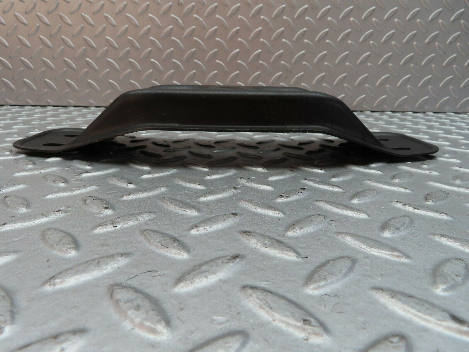 9574 Mercedes-Benz C124 300CE Coupe Gearbox Mount Bracket