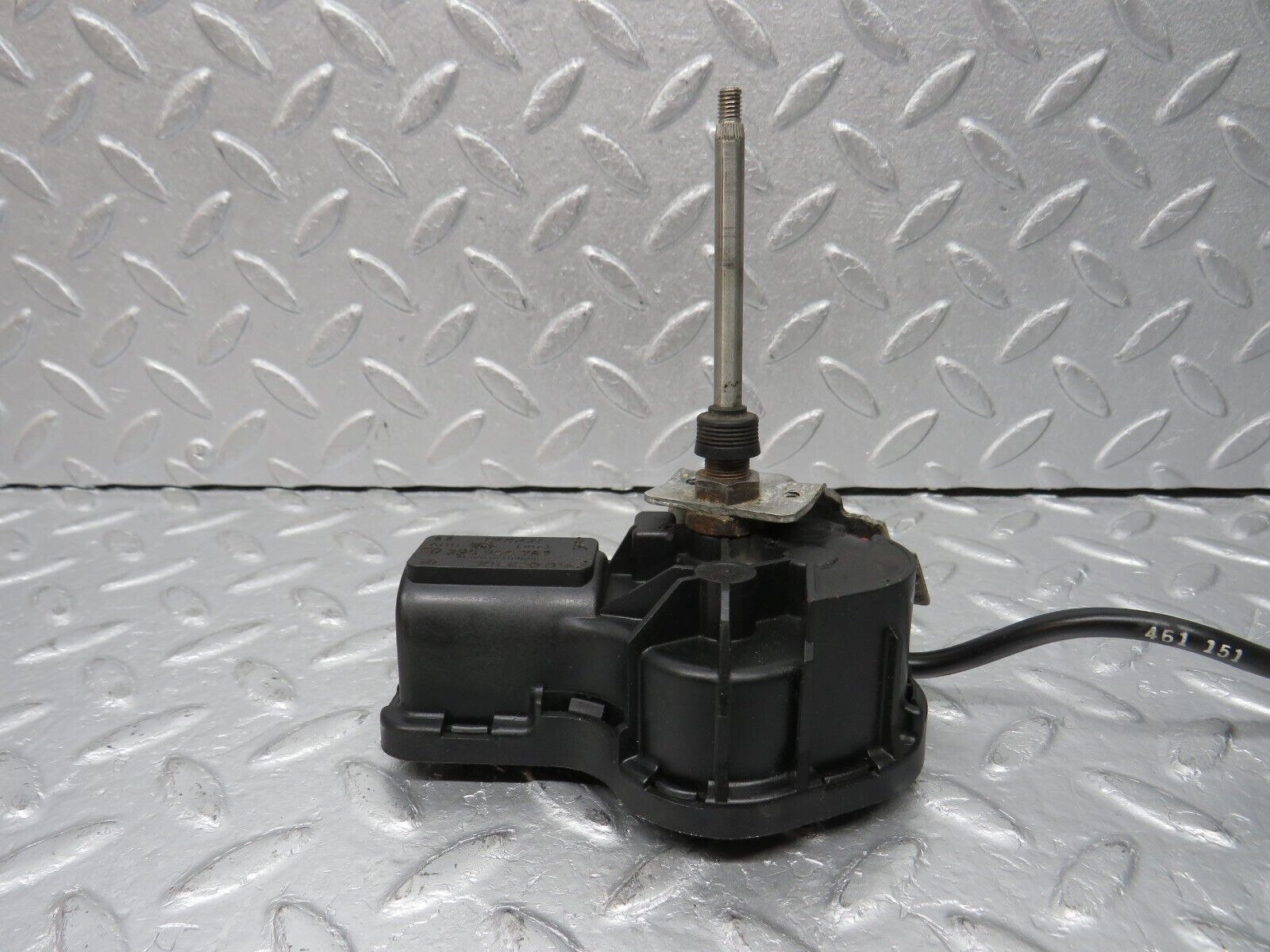 38871 Mercedes-Benz W201 190E 2.6L Headlight Wiper Motor Bosch Left Side 2018200142