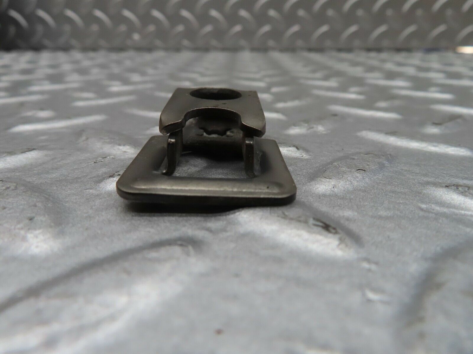 20056 Mercedes-Benz R129 300SL Coupe Fuel Injector Bracket