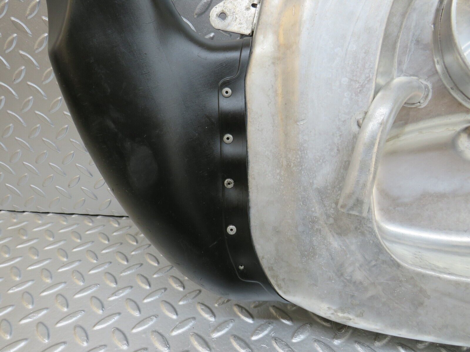 34285 Mercedes-Benz C126 380SEC Coupe Aluminium Air Filter Box Housing 0100948602