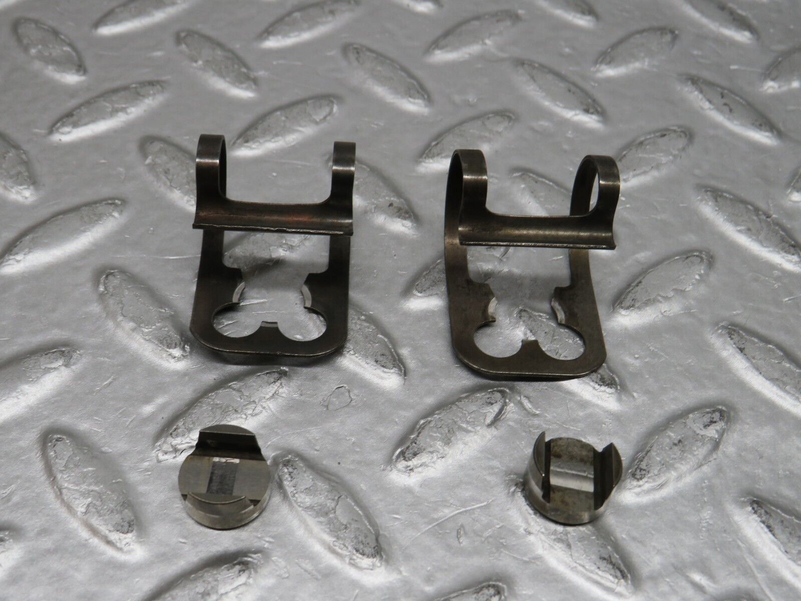 37622 Mercedes-Benz W109 300SEL Valve Rocker Arm With Spring & Tappet