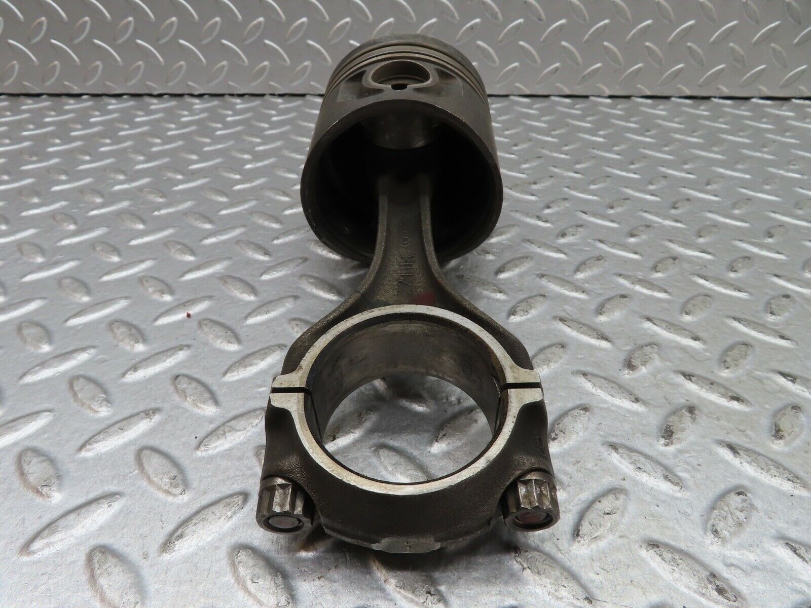 19199 Mercedes-Benz W123 300D Piston With Connecting Rod 91.48 mm