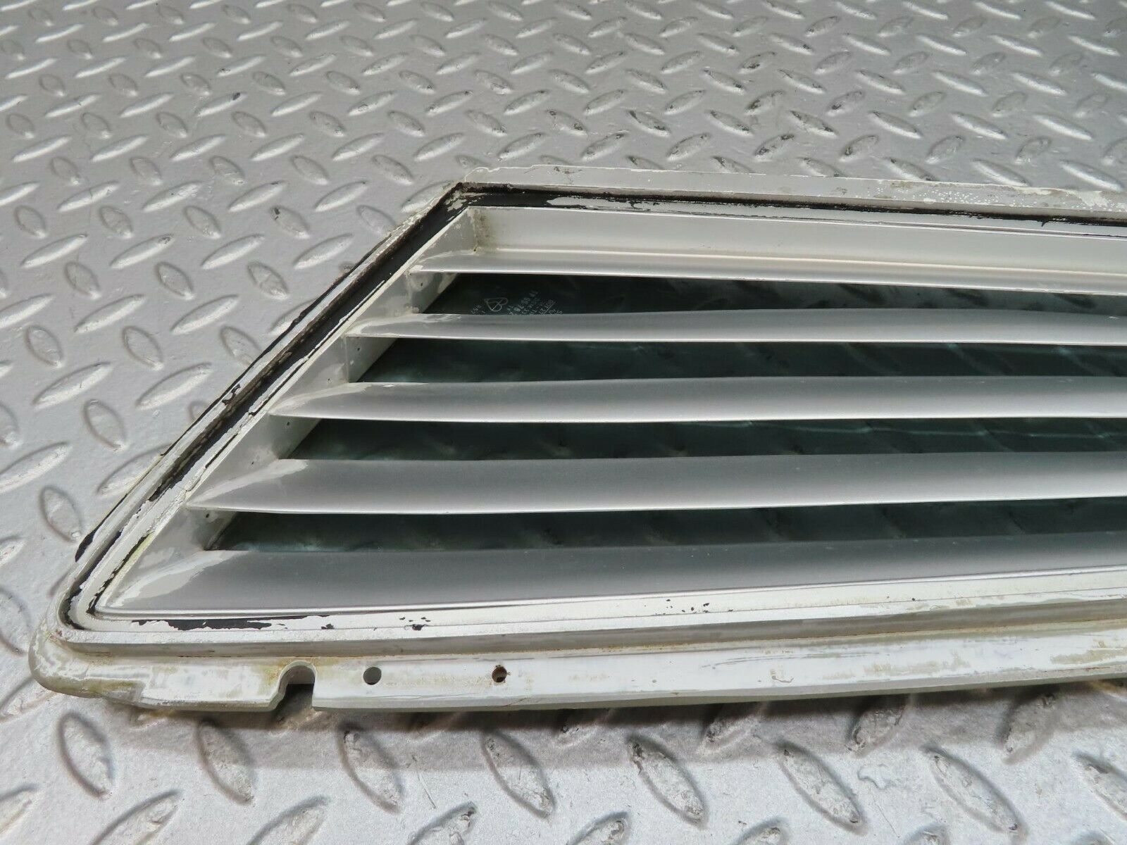 16586 Mercedes-Benz C107 380SLC Side Window Louvre Rear Left