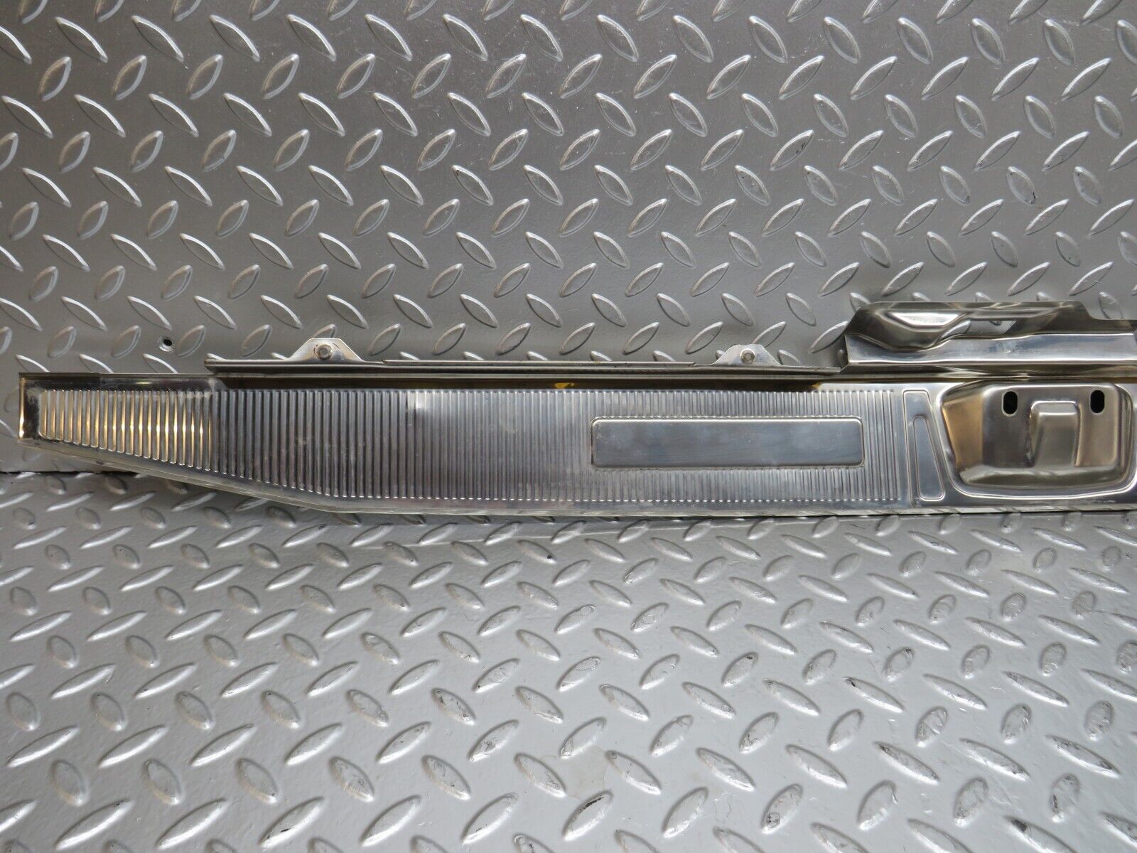 27620 Mercedes-Benz S124 300TE Wagon Trunk Edge Chrome Moulding 1246980089