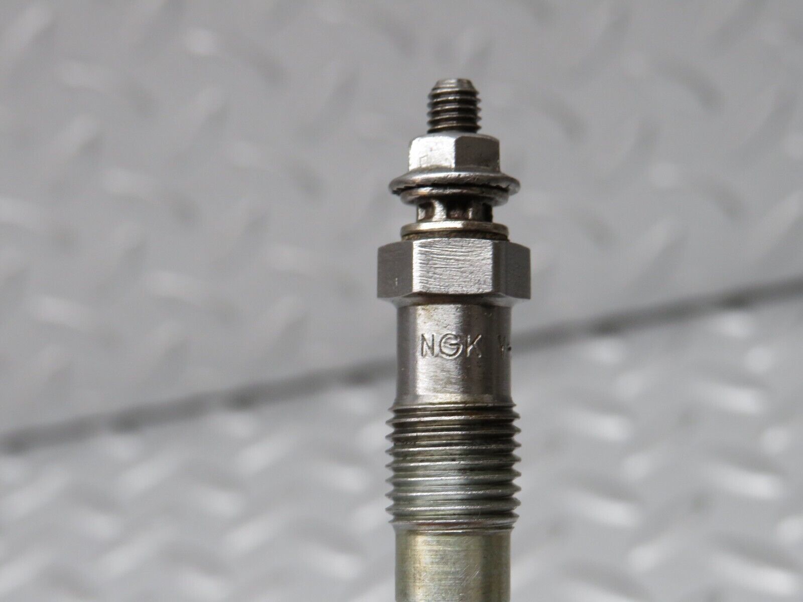 35886 Mercedes-Benz 240D OM616.912 Glow Plug NGK Y-902R