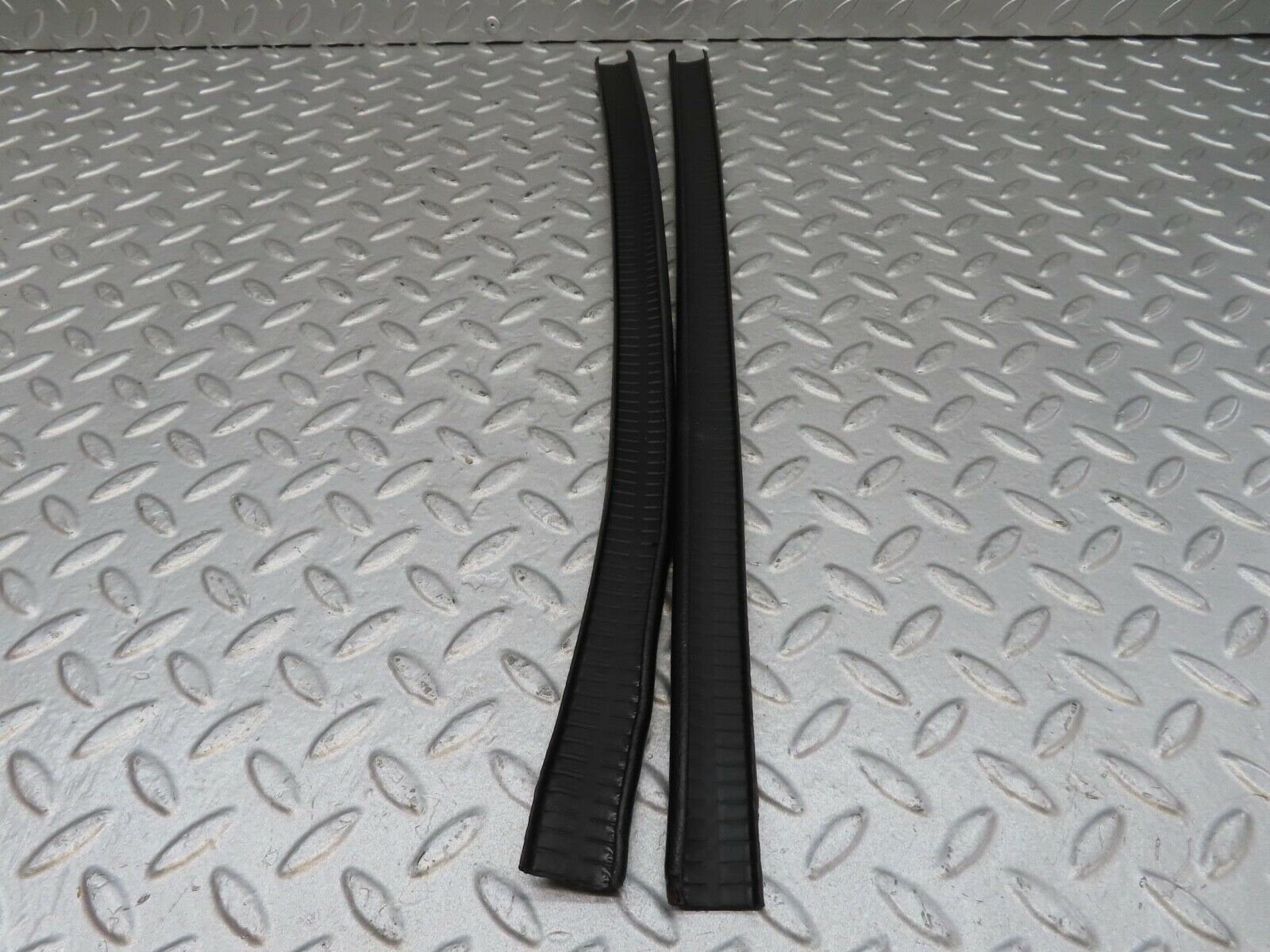 14322 Mercedes-Benz W116 350SE Rear Door Inner Top Seal Pair