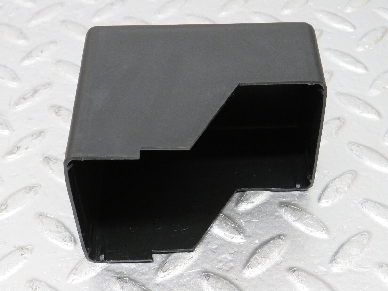 33703 Mercedes-Benz W201 190E 2.0L Relay Box Cover 2015450103