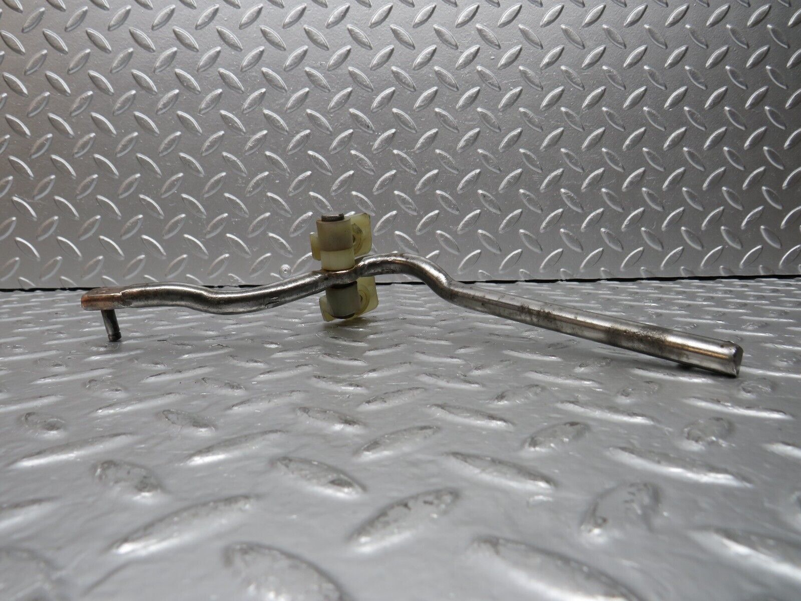 31128 Mercedes-Benz W123 200D Accelerator Pedal Linkage