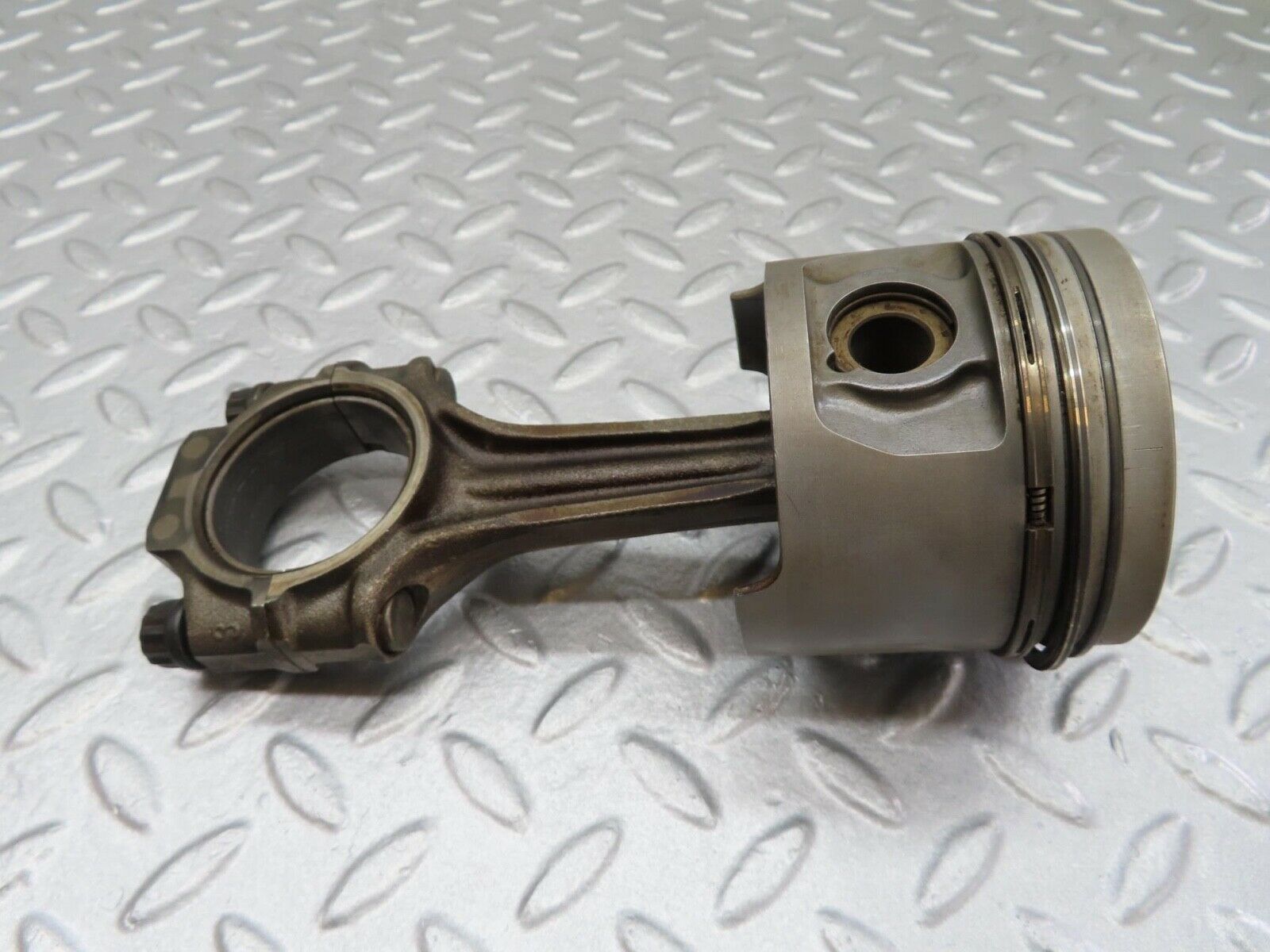 15982 Mercedes-Benz W123 280E Piston With Connecting Rod 85.975 mm