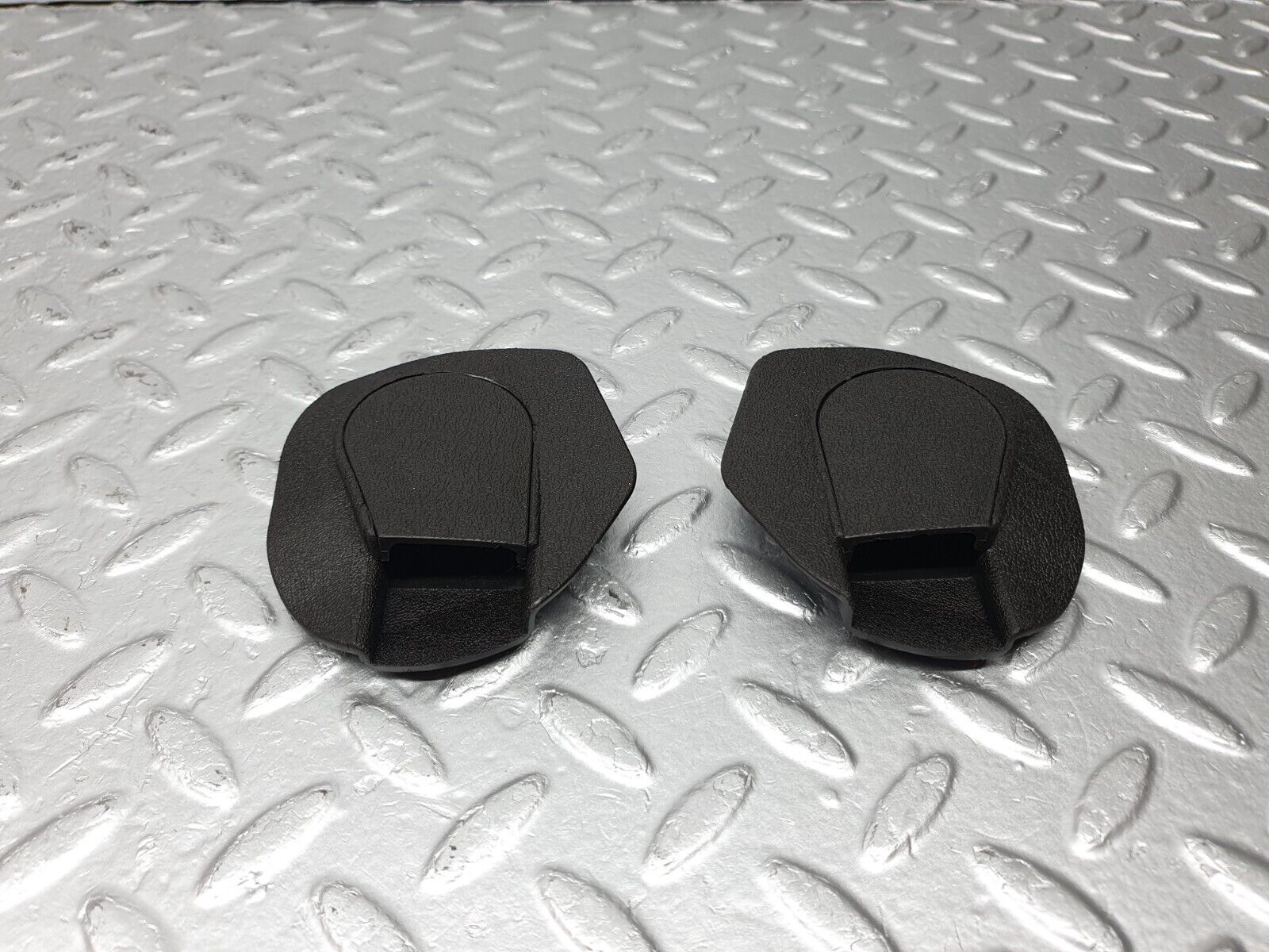 40769 Mercedes-Benz W123 300D Seat Belt Runner Plastic Cover 1239192520 1239192620