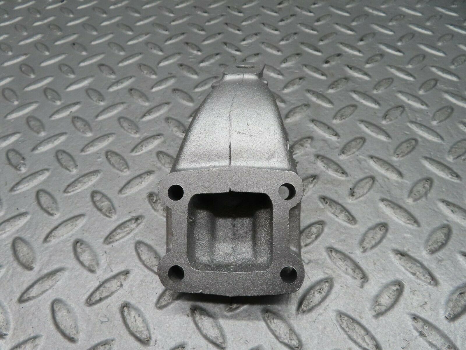 16654 Mercedes-Benz C107 380SLC Engine Mount Bracket Left Side 1162234604