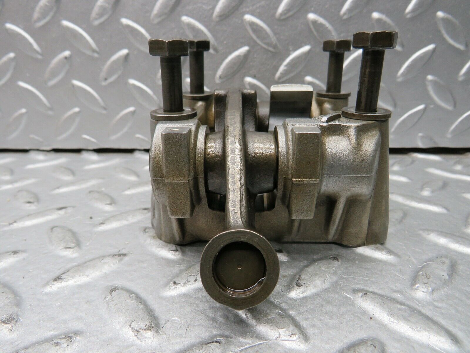 21743 Mercedes-Benz W126 300SE Rocker Arms Camshaft Bearing Block 1030510610