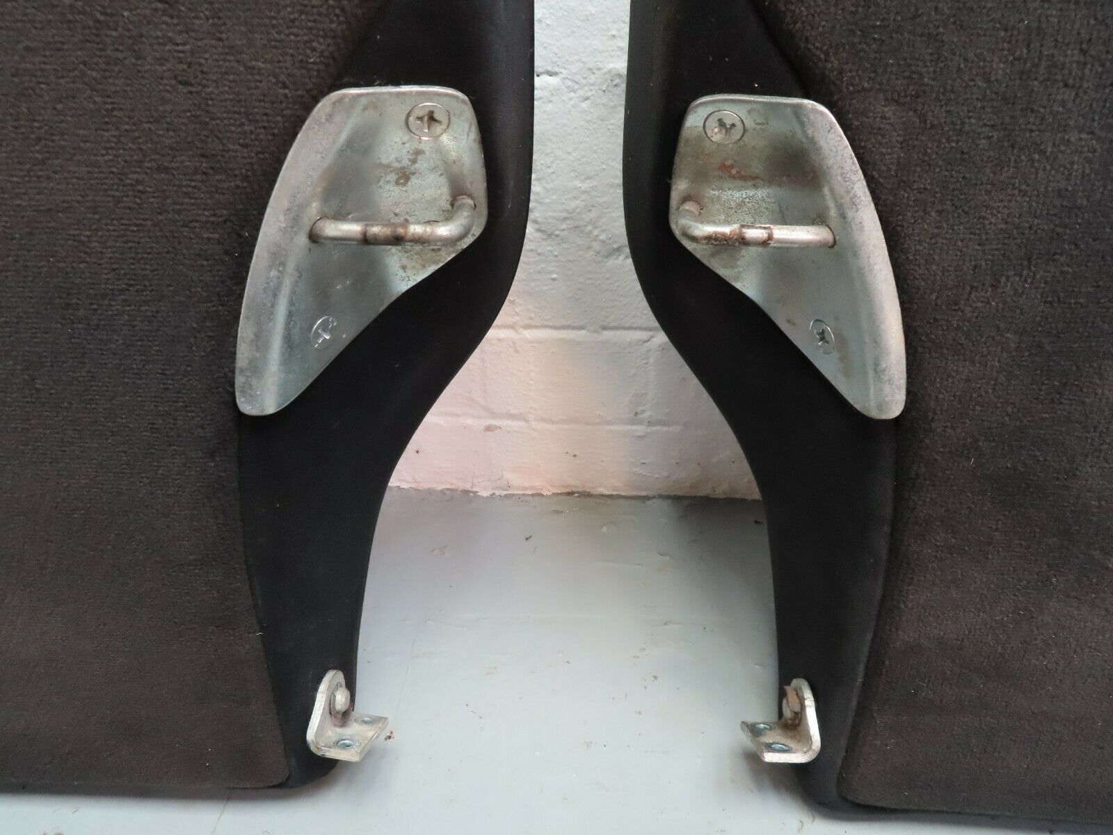 6661 Mercedes-Benz S124 E220 Wagon Rear Seat