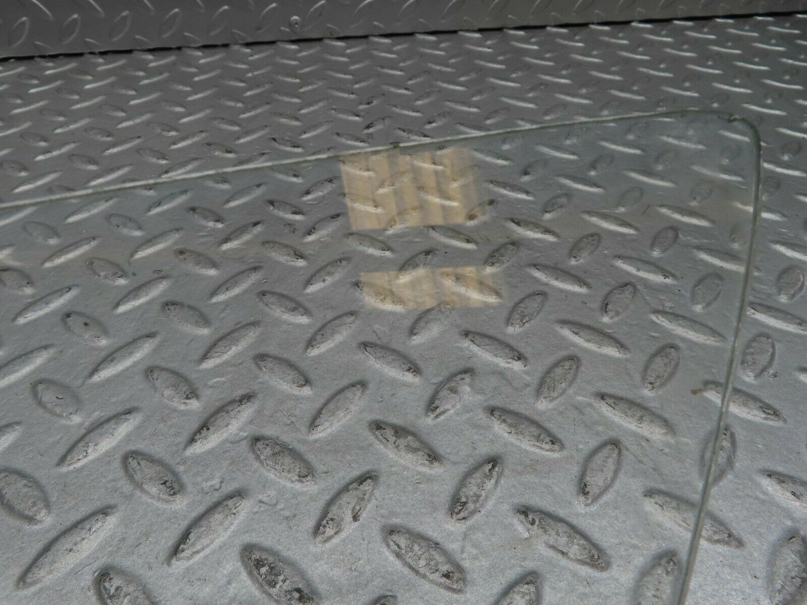 16587 Mercedes-Benz C107 380SLC Rear Right Quarter Window Glass