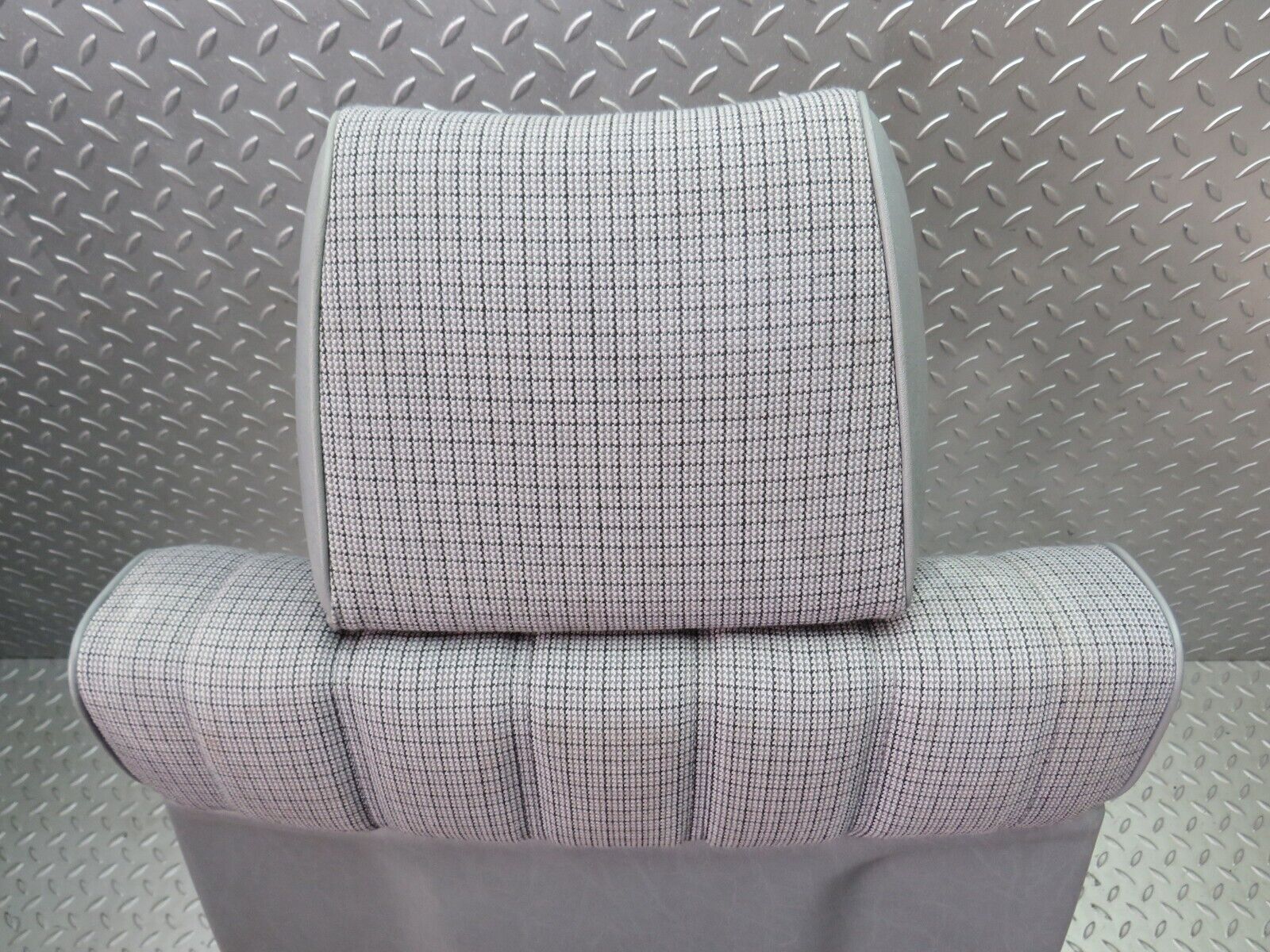 33706 Mercedes-Benz W201 190E 2.0L Front Right Driver Seat