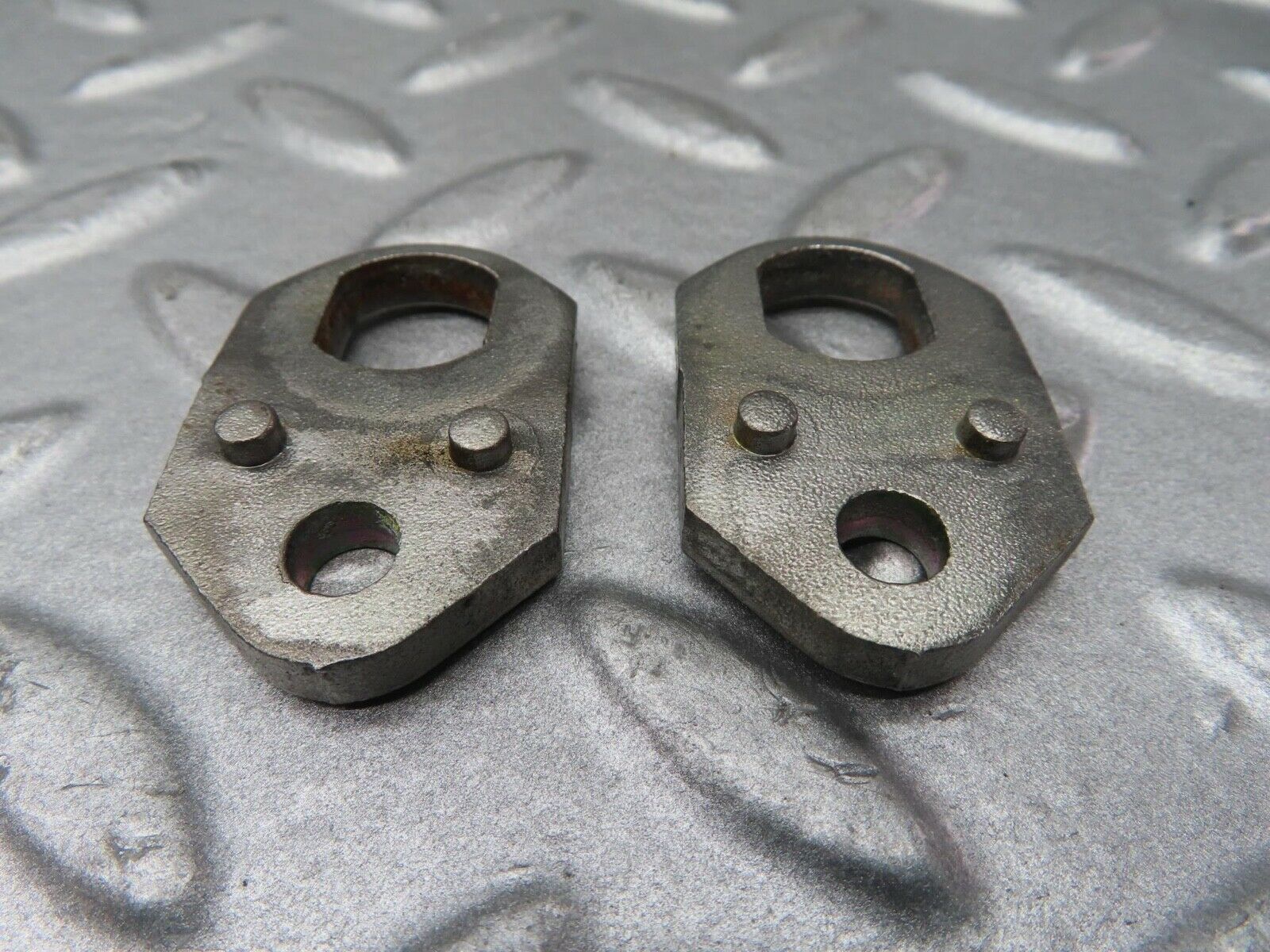 16742 Mercedes-Benz C107 380SLC Fuel Injector Bracket Pair