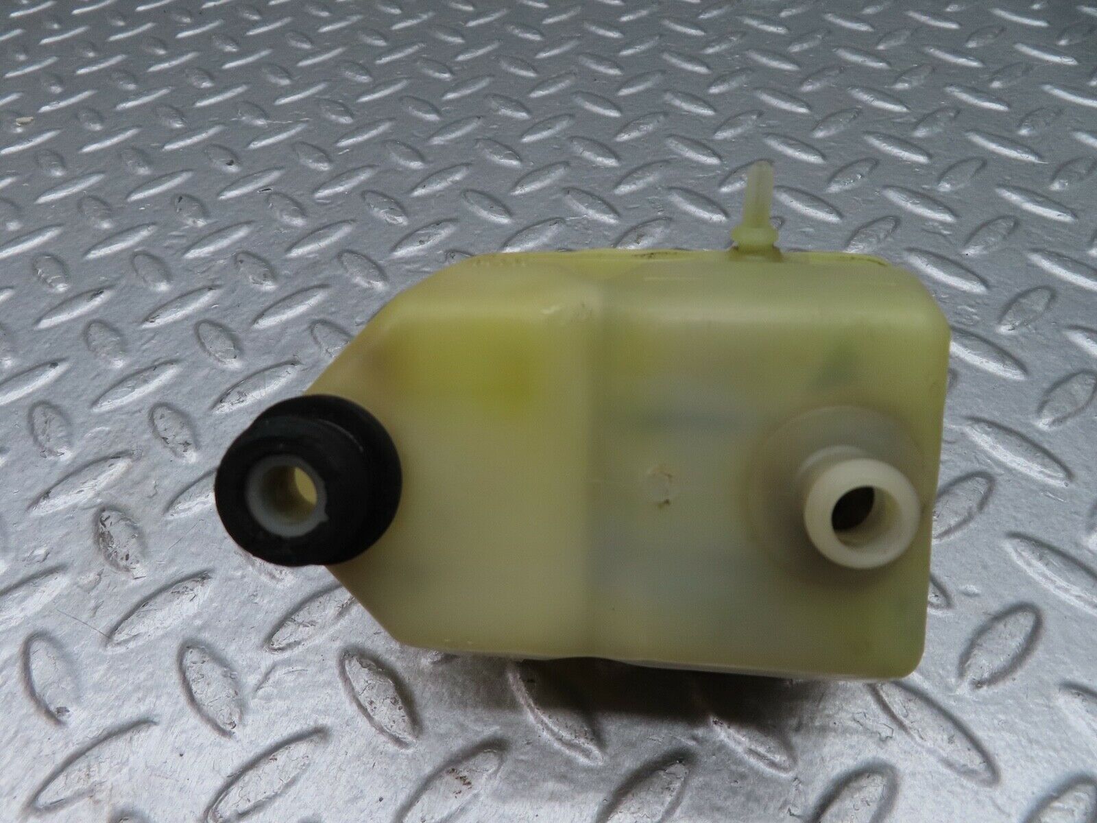 18093 Mercedes-Benz W123 200 Brake Fluid Reservoir Tank Ate 3.3508